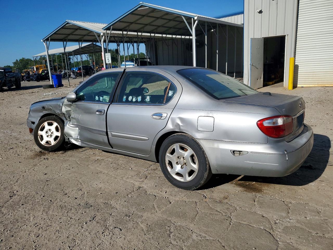 2000 Infiniti I30 Base Серый vin: JNKCA31A7YT114251