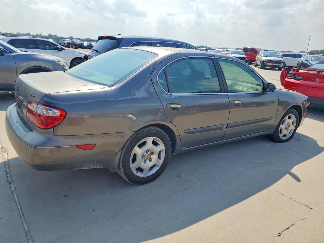 2000 Infiniti I30 Base Gray vin: JNKCA31A7YT213331