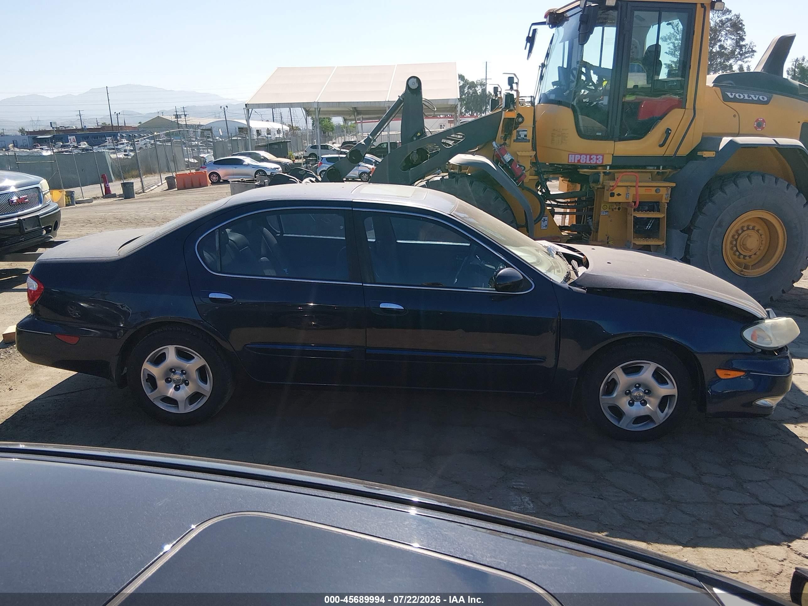 2001 Infiniti I30 Luxury Blue vin: JNKCA31A81T022605