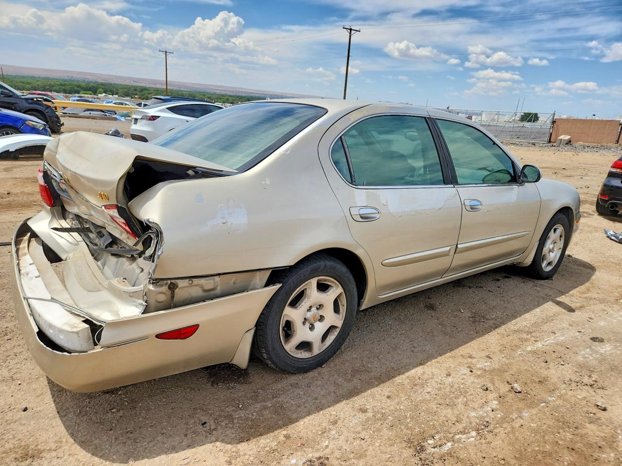 2000 Infiniti I30 Gold vin: JNKCA31A8YT211958
