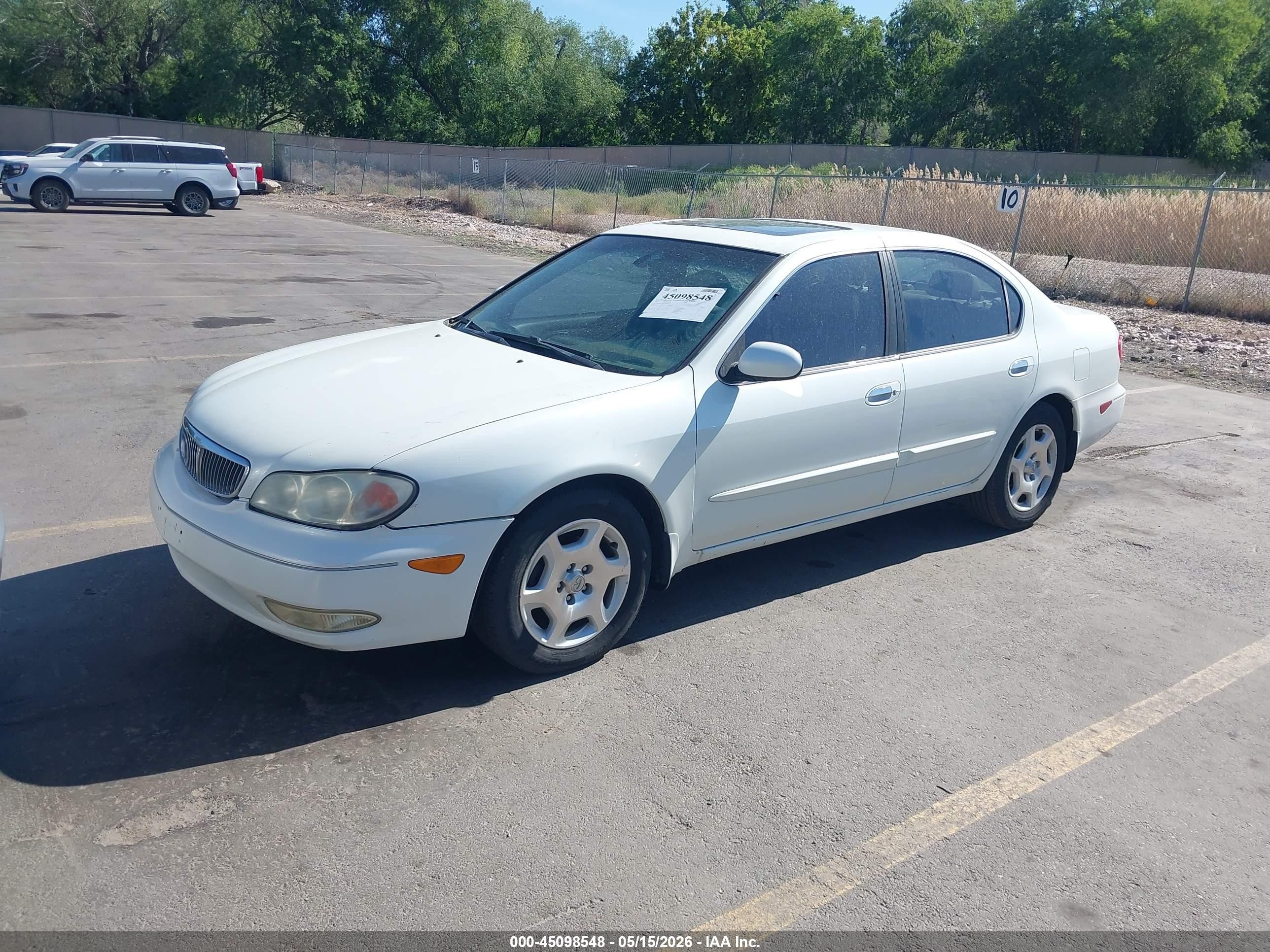 2001 Infiniti I30 Luxury White vin: JNKCA31A91T008471