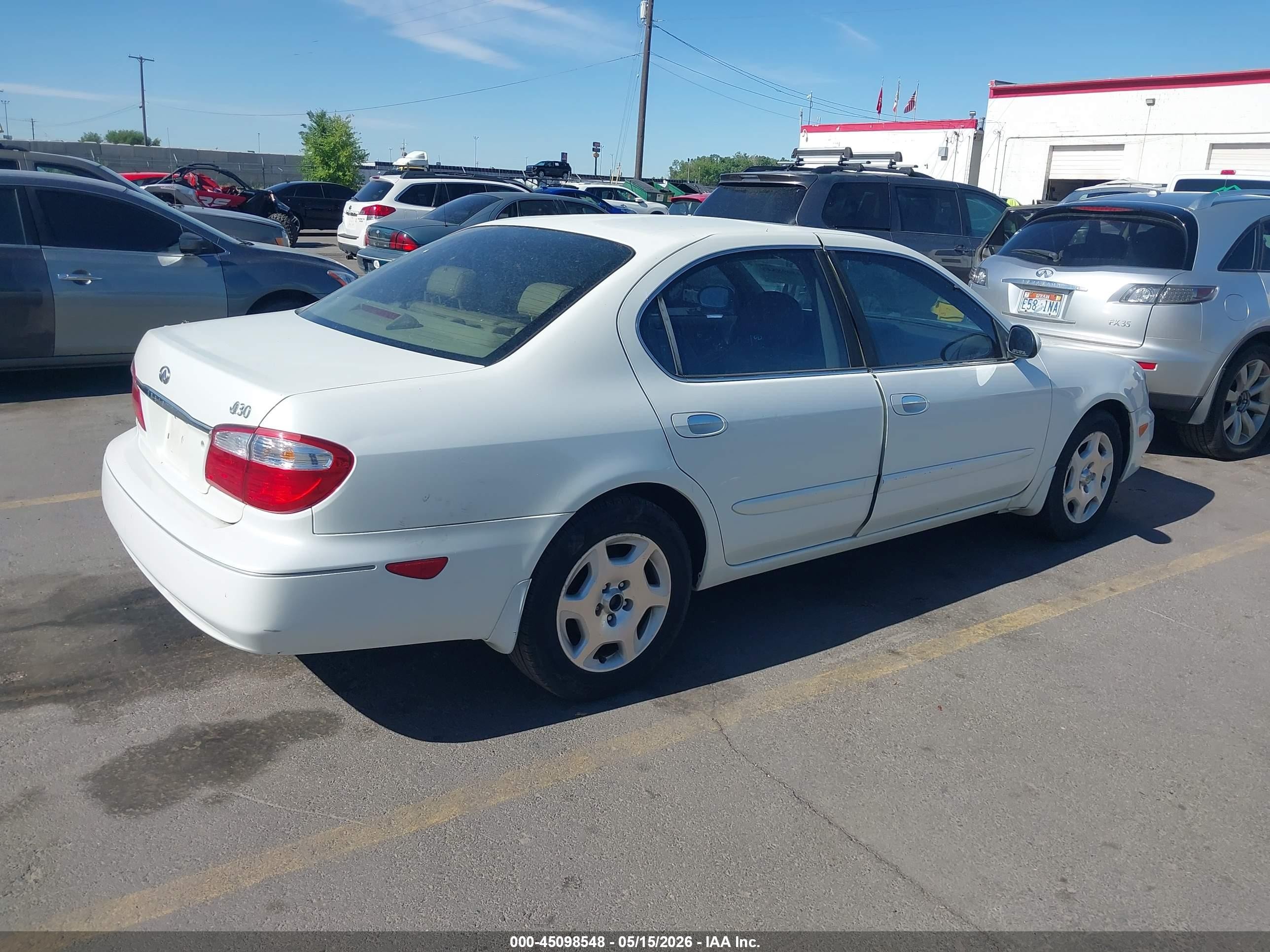 2001 Infiniti I30 Luxury White vin: JNKCA31A91T008471