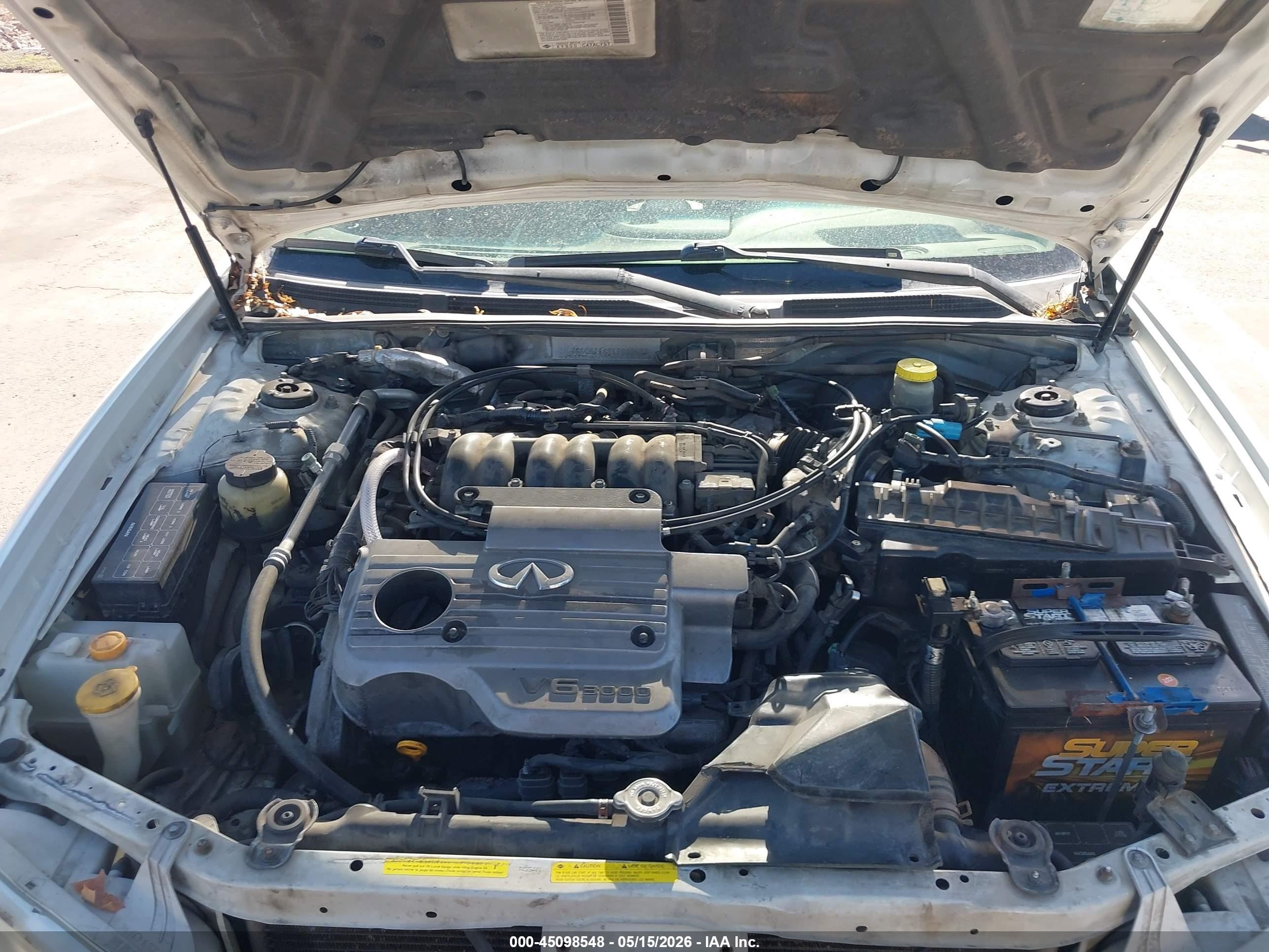 2001 Infiniti I30 Luxury White vin: JNKCA31A91T008471