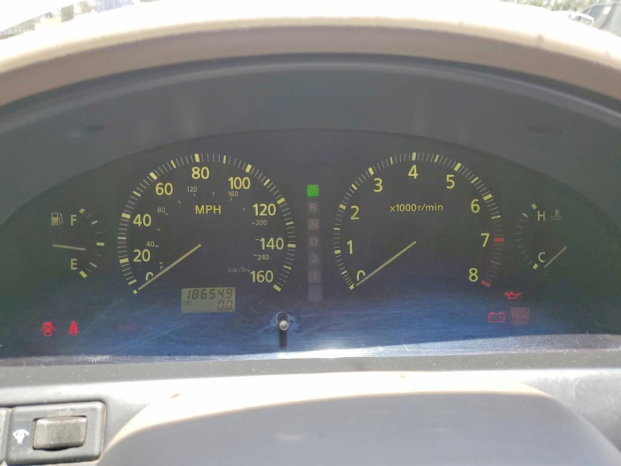 2000 Infiniti I30 Base Gold vin: JNKCA31A9YT121489