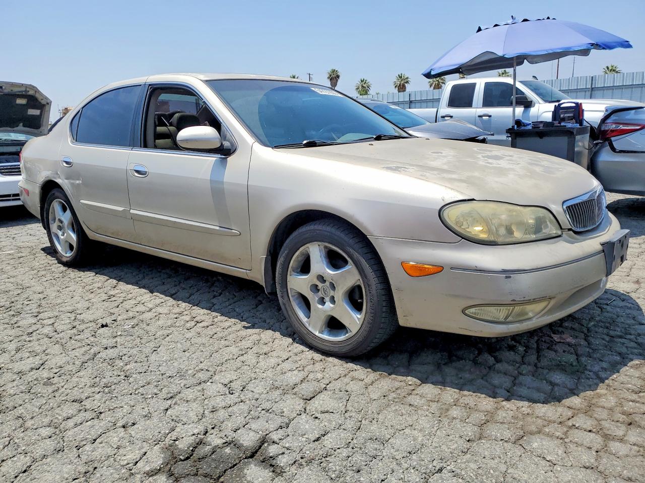 2000 Infiniti I30 Base Gold vin: JNKCA31A9YT121489