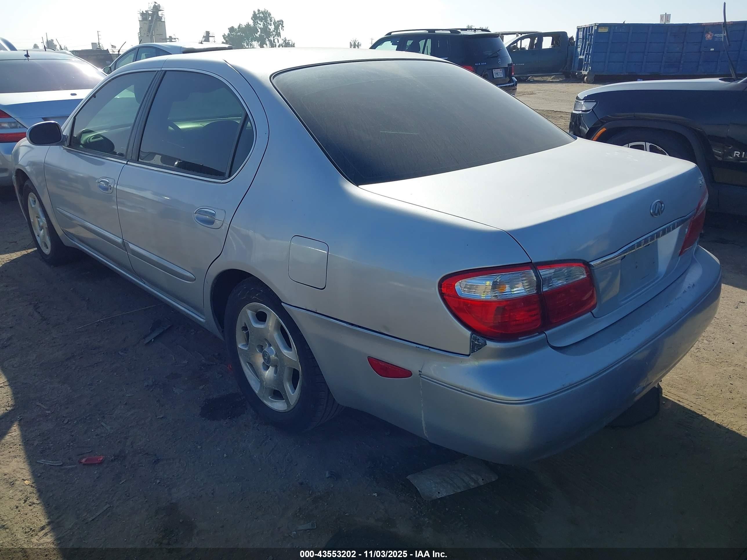 2001 Infiniti I30 Luxury Silver vin: JNKCA31AX1T021293