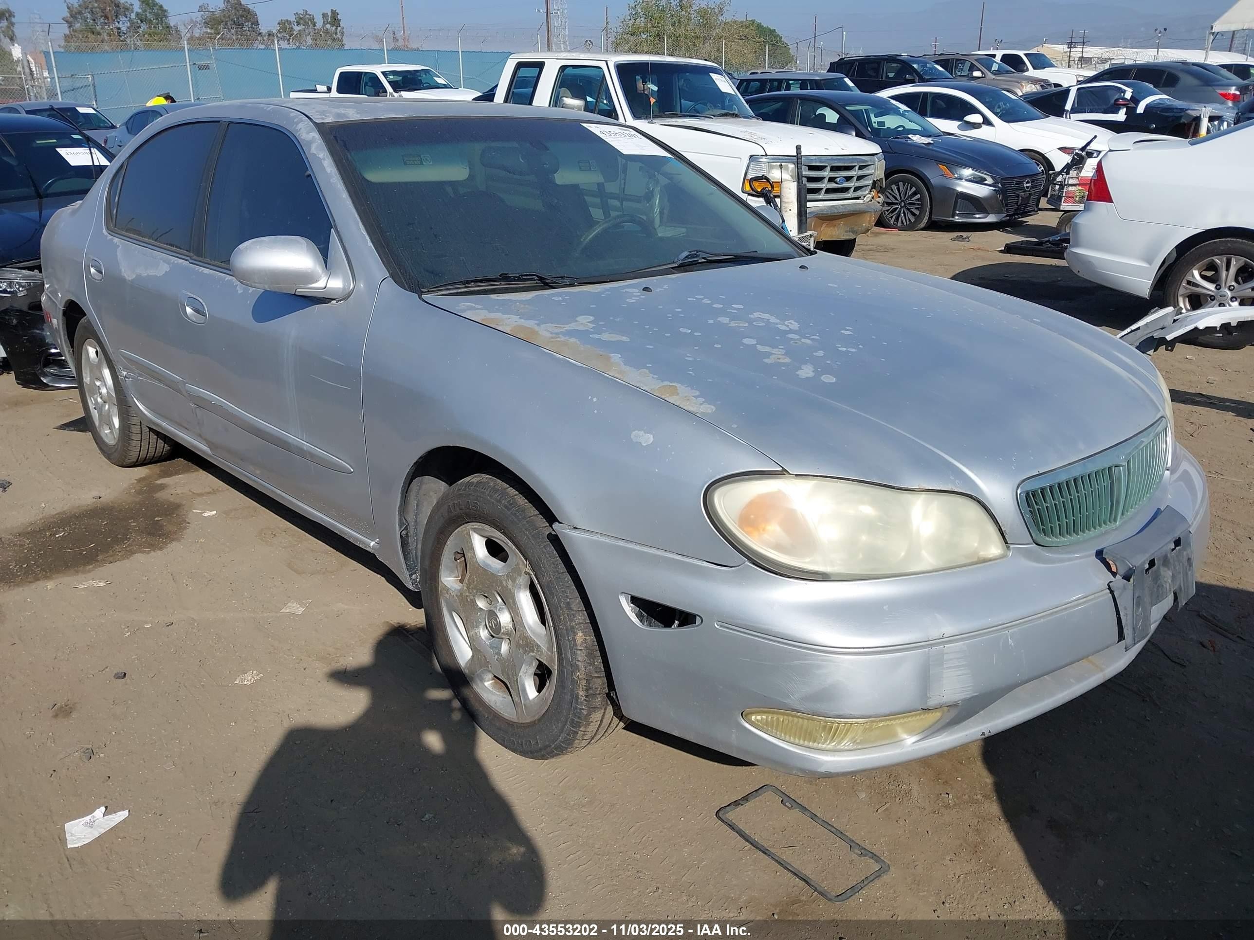 2001 Infiniti I30 Luxury Silver vin: JNKCA31AX1T021293