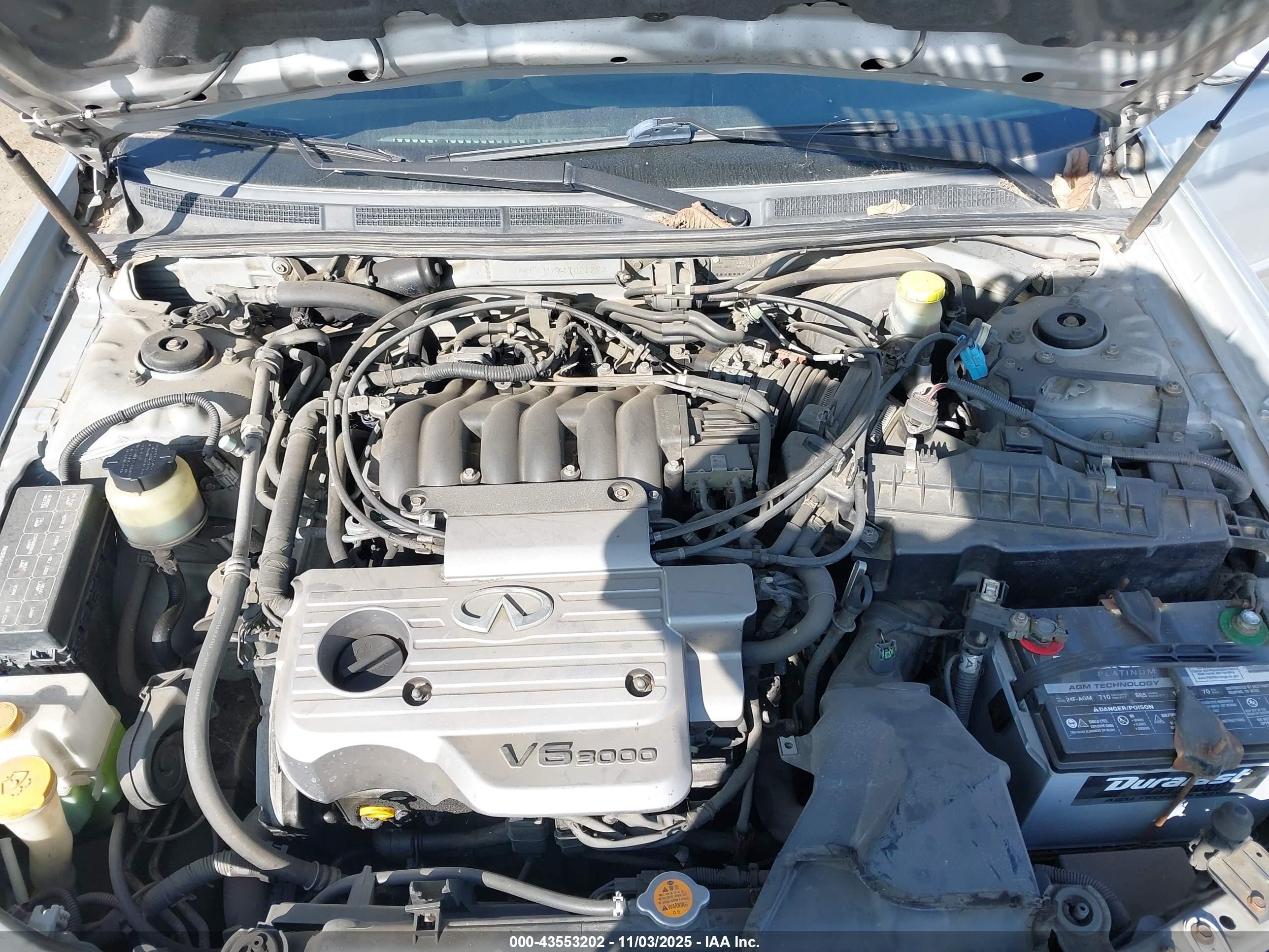 2001 Infiniti I30 Luxury Silver vin: JNKCA31AX1T021293