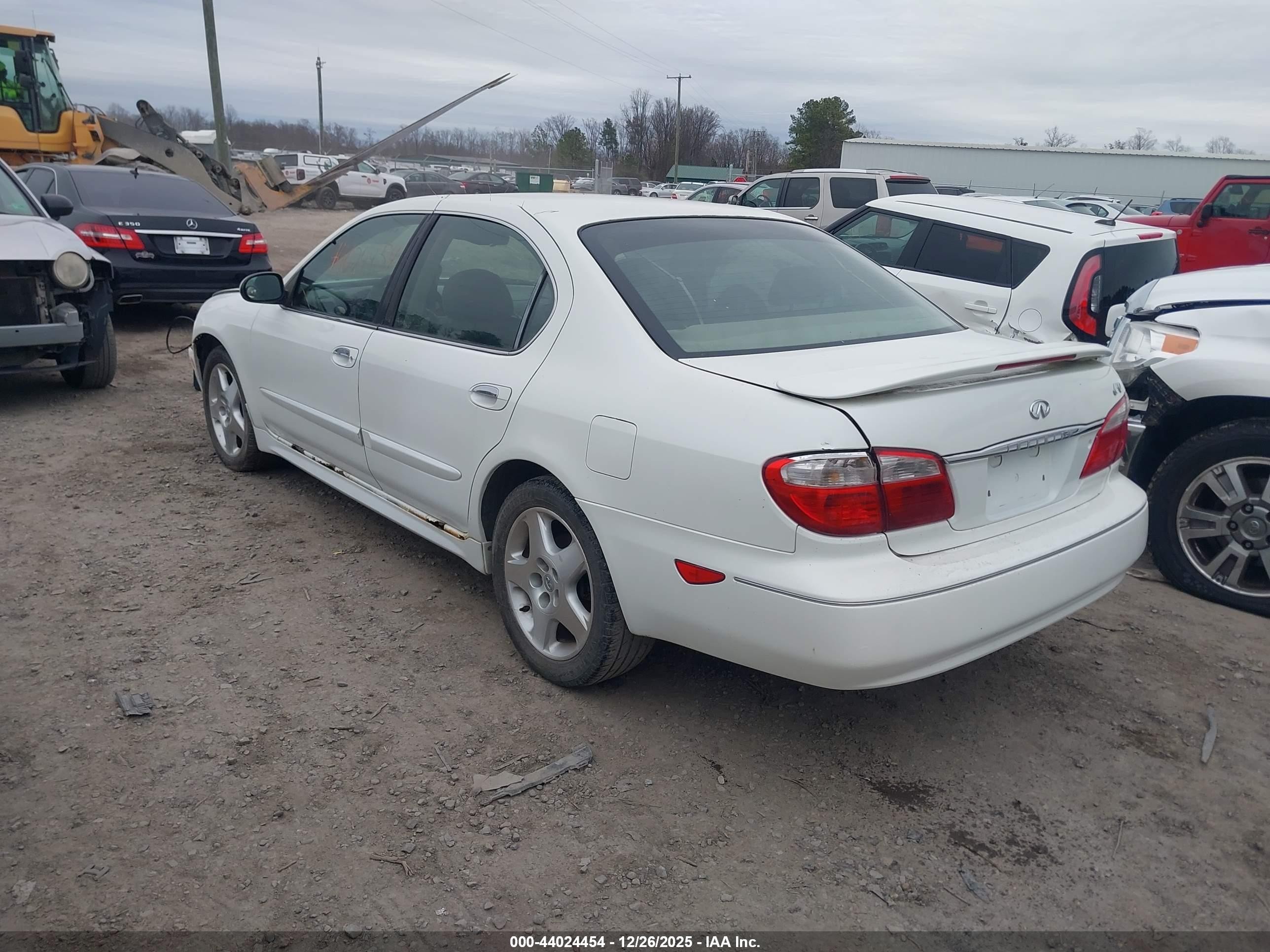 2001 Infiniti I30 Touring White vin: JNKCA31AX1T022847