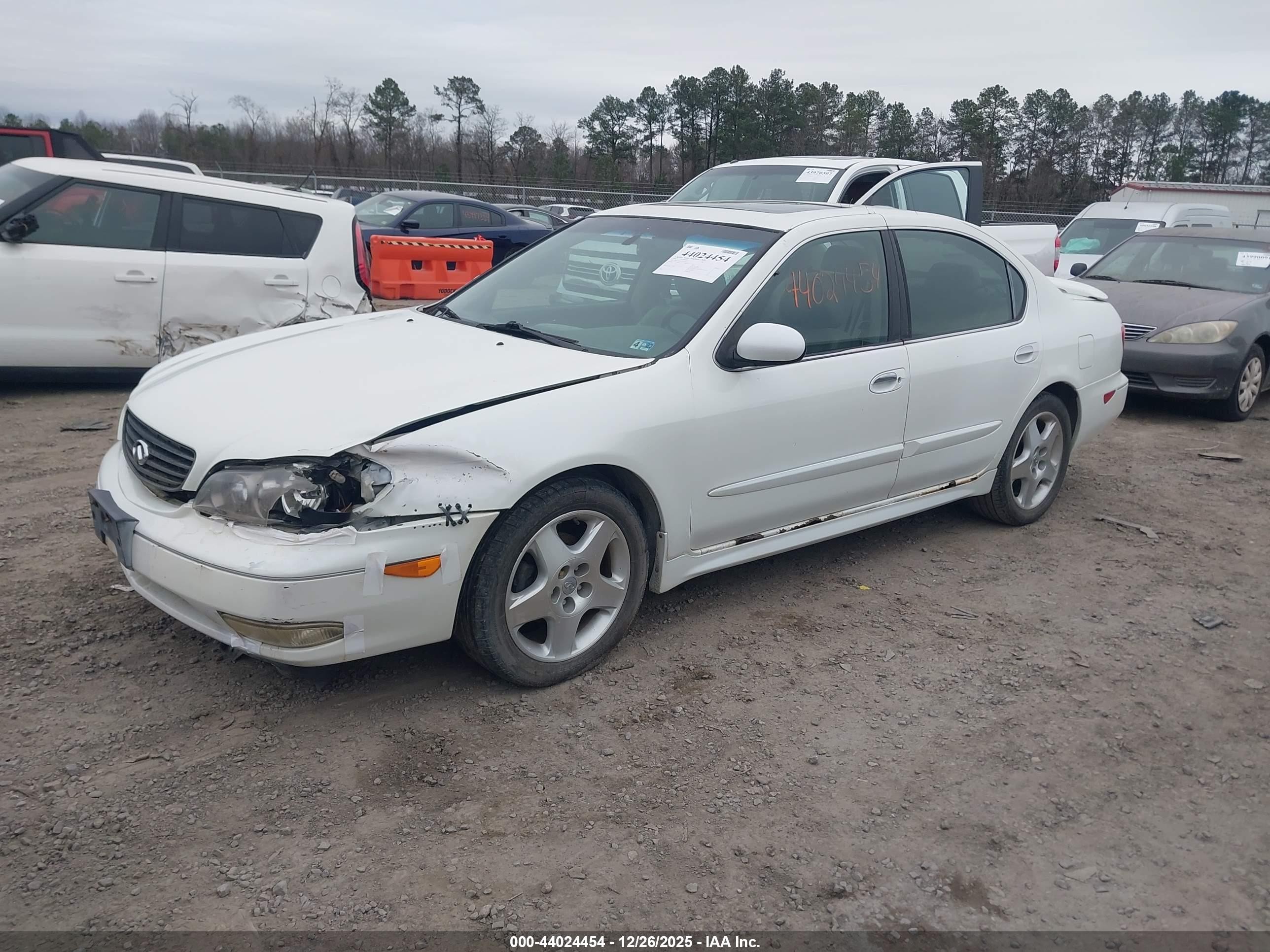2001 Infiniti I30 Touring White vin: JNKCA31AX1T022847