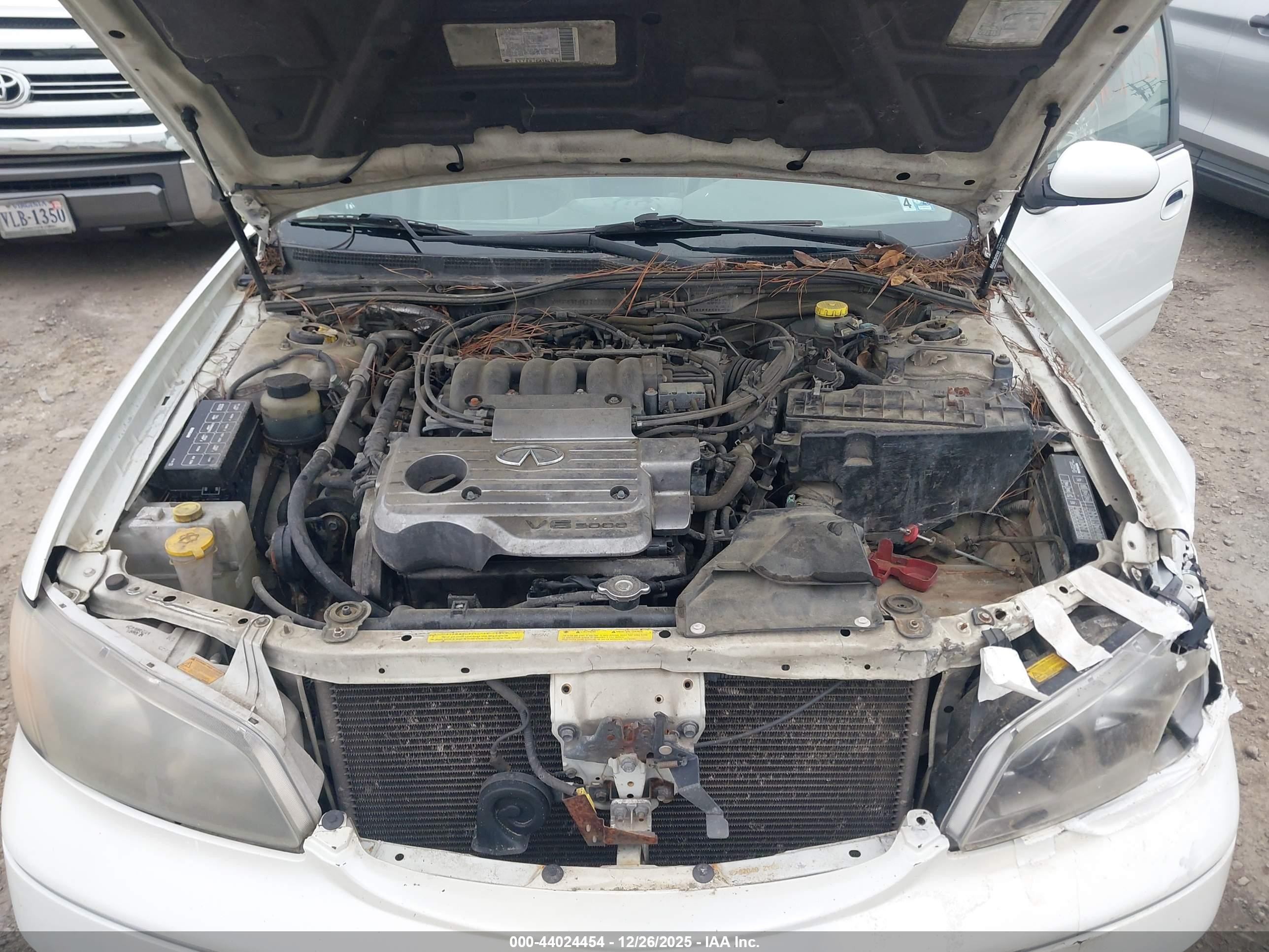 2001 Infiniti I30 Touring White vin: JNKCA31AX1T022847