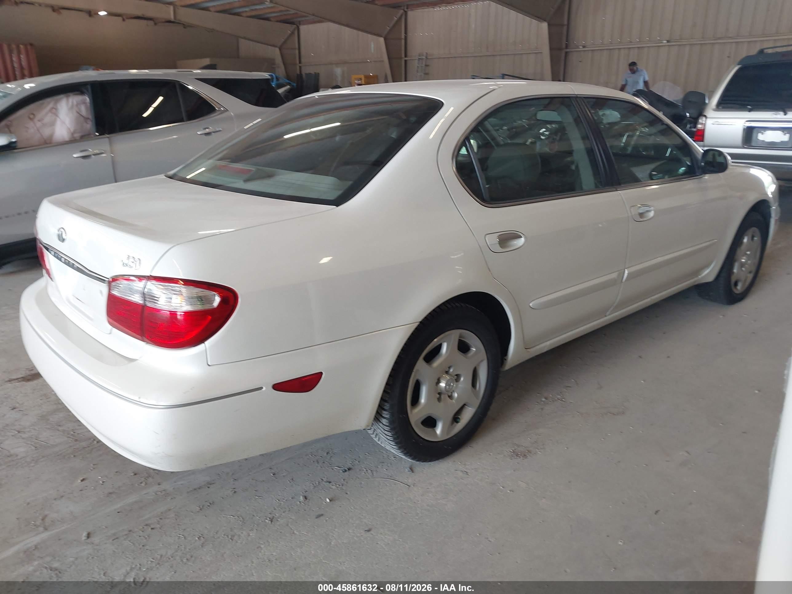 2001 Infiniti I30 Luxury White vin: JNKCA31AX1T027904