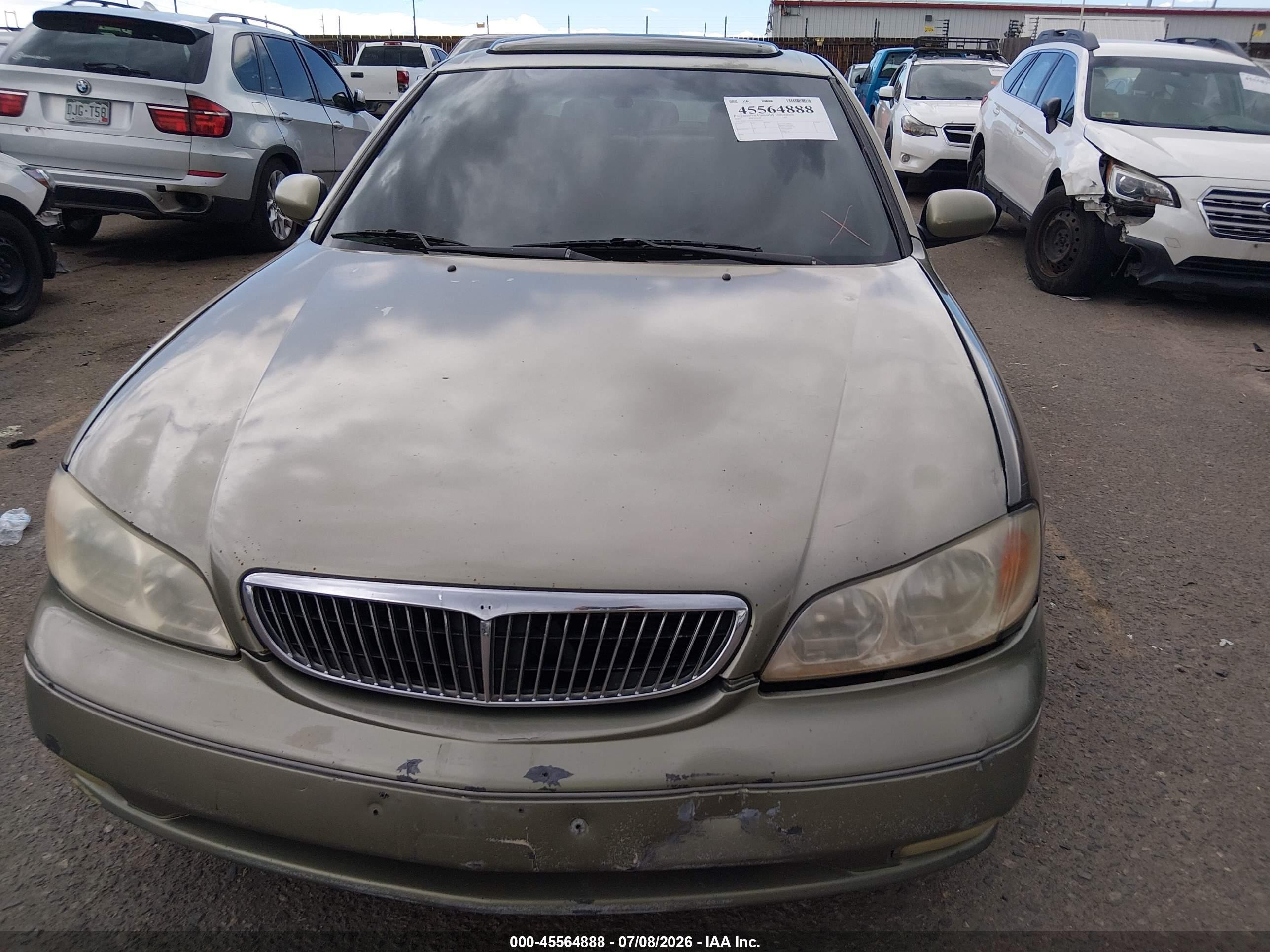2001 Infiniti I30 Luxury Золотой vin: JNKCA31AX1T034433