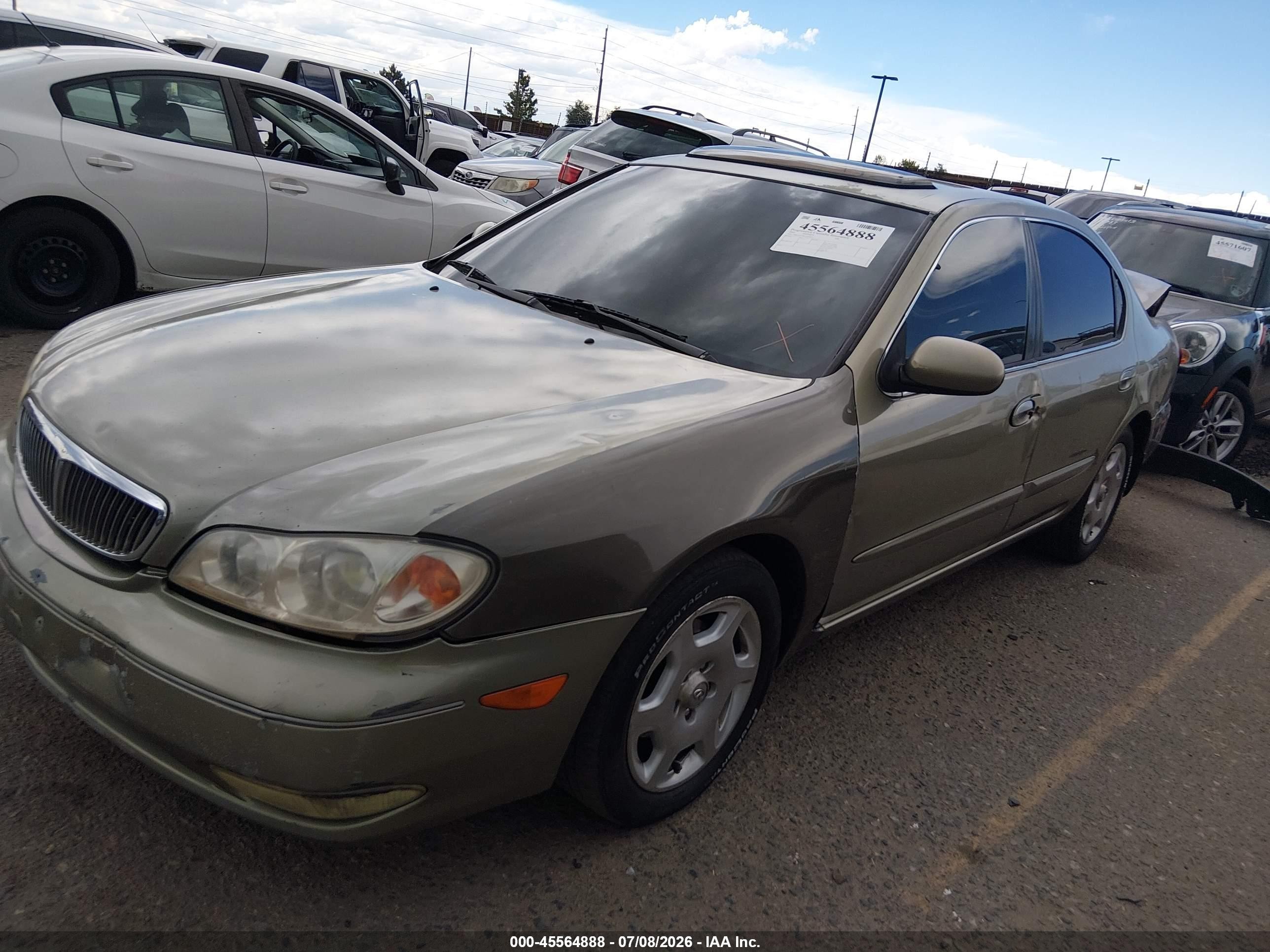 2001 Infiniti I30 Luxury Золотой vin: JNKCA31AX1T034433