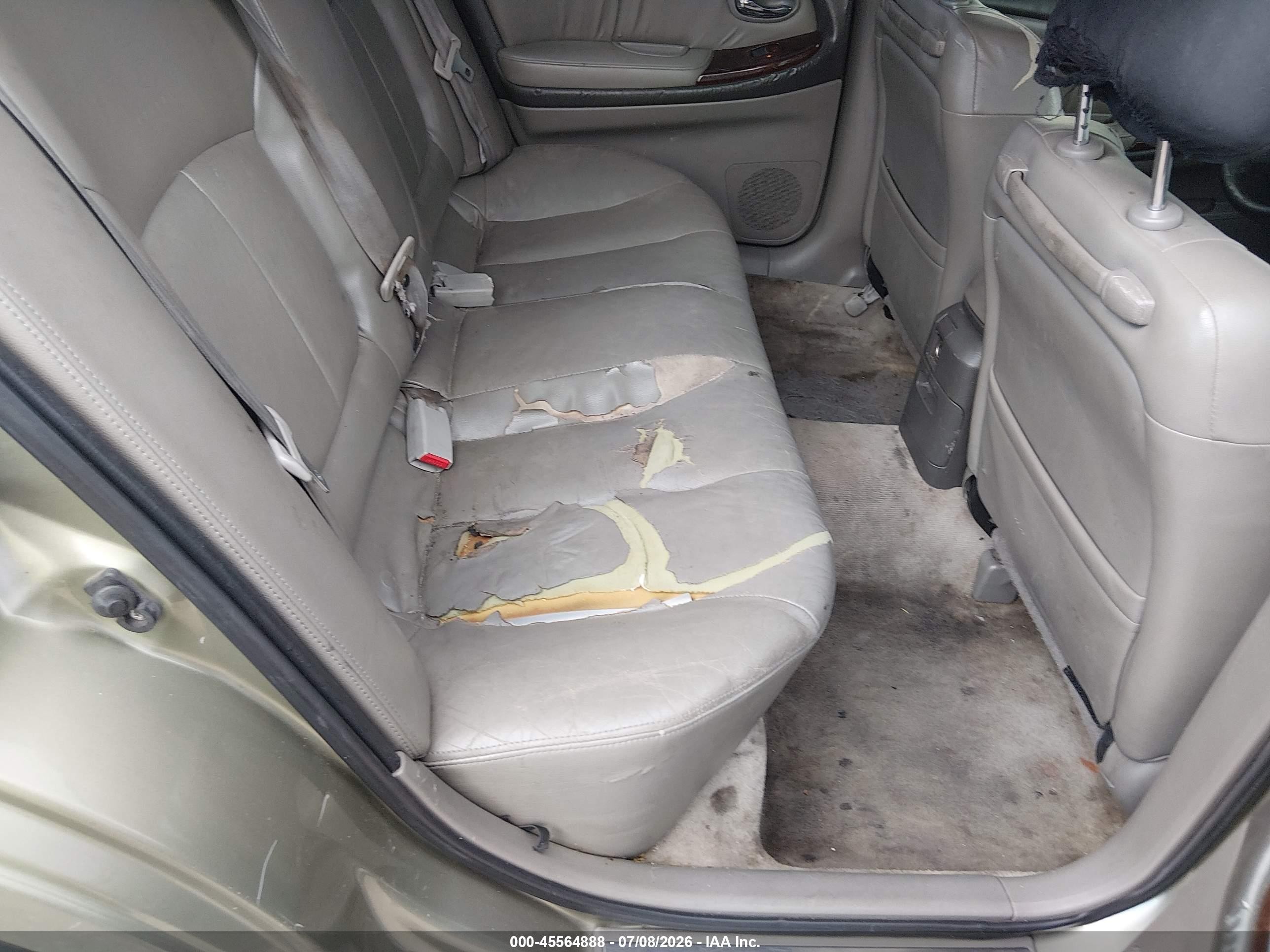 2001 Infiniti I30 Luxury Золотой vin: JNKCA31AX1T034433