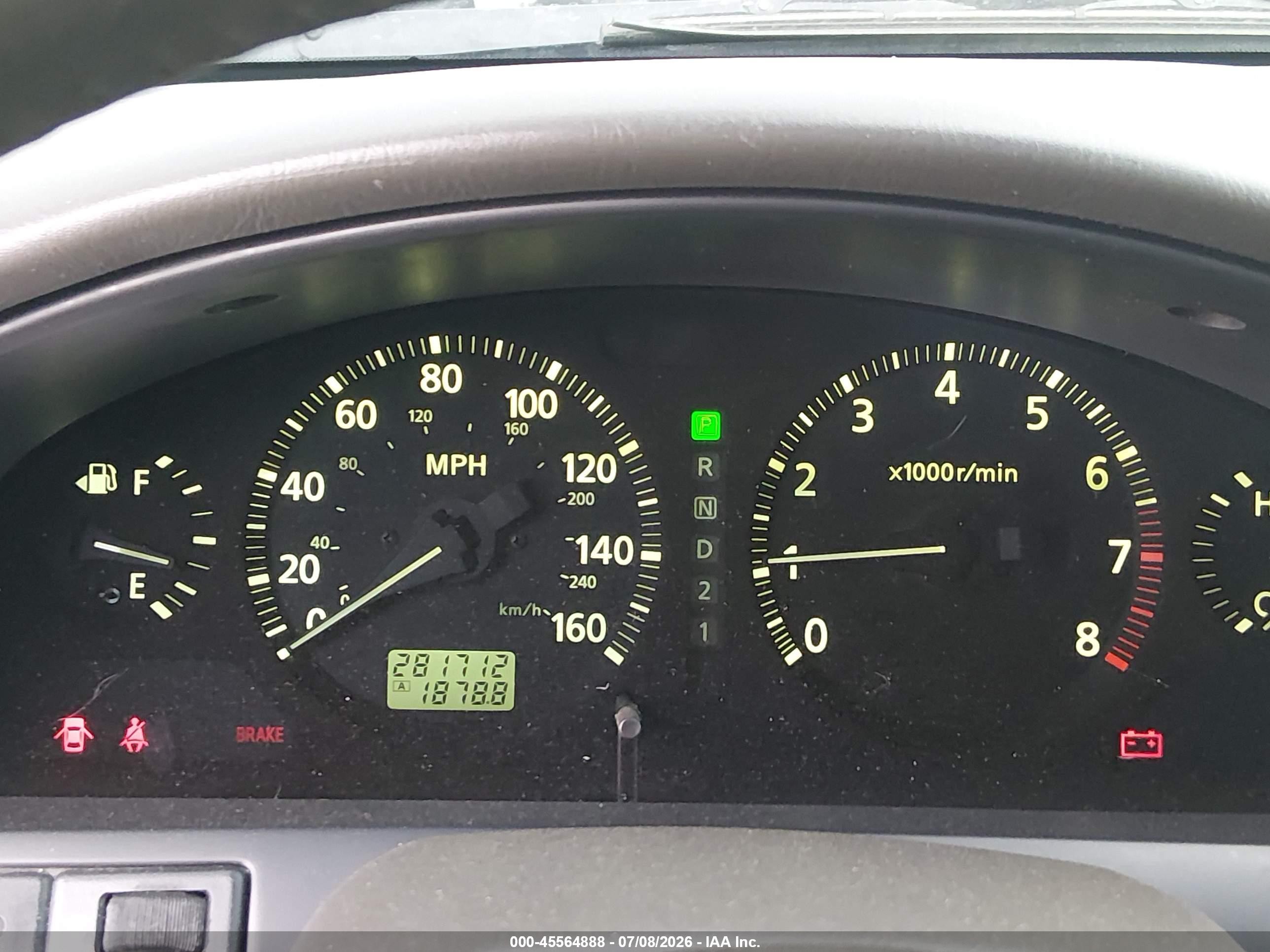 2001 Infiniti I30 Luxury Золотой vin: JNKCA31AX1T034433
