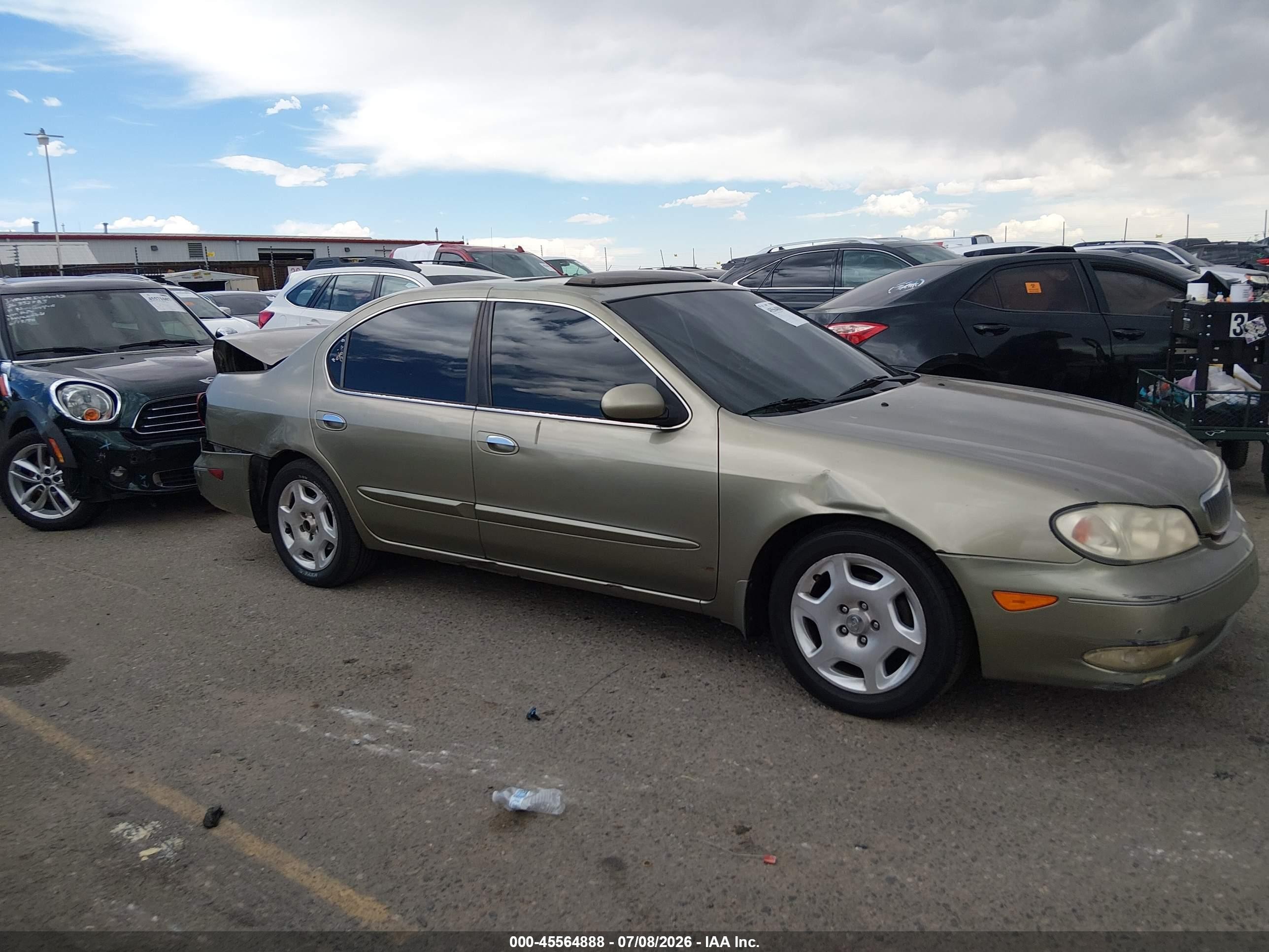 2001 Infiniti I30 Luxury Золотой vin: JNKCA31AX1T034433