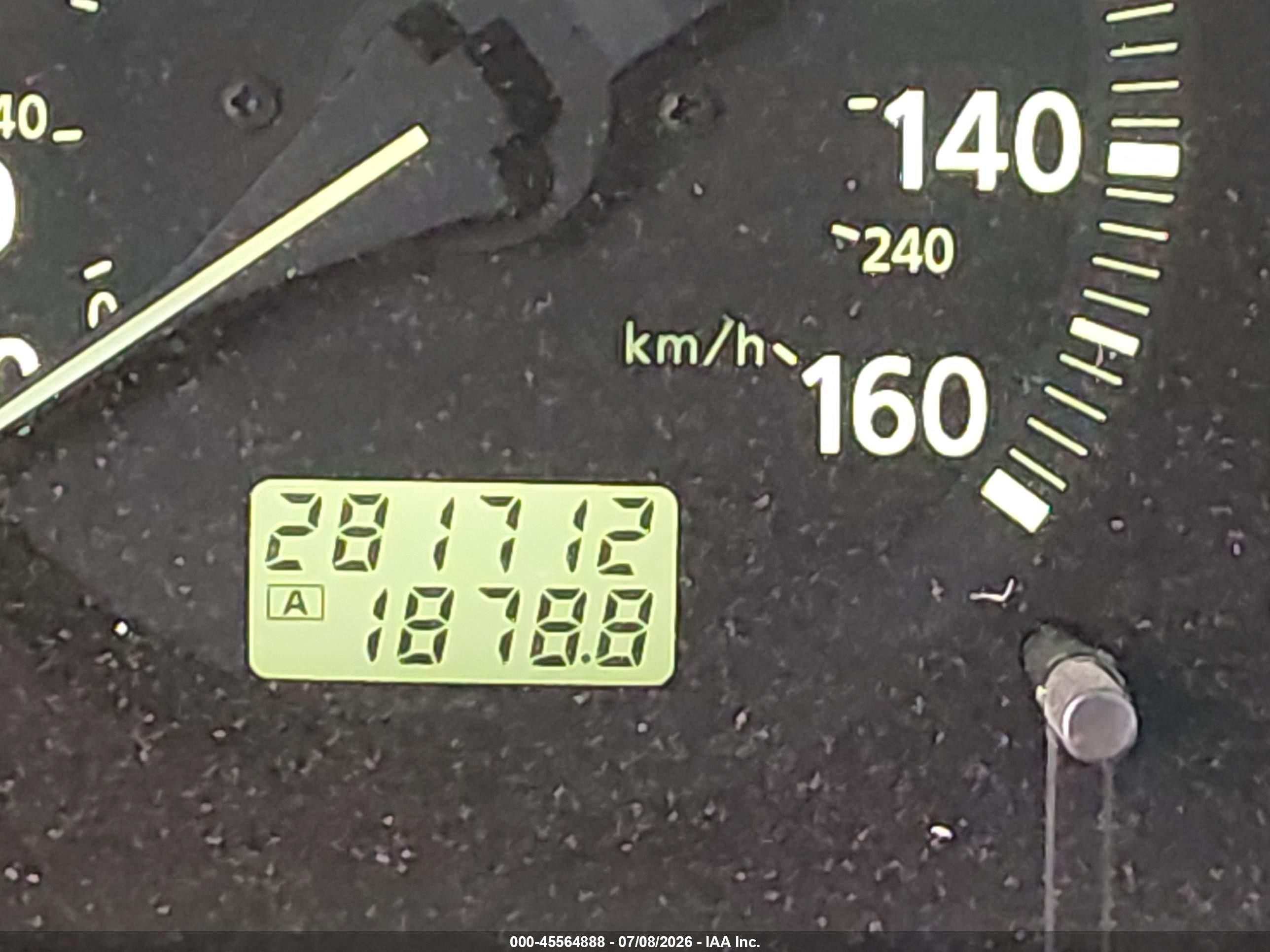 2001 Infiniti I30 Luxury Золотой vin: JNKCA31AX1T034433