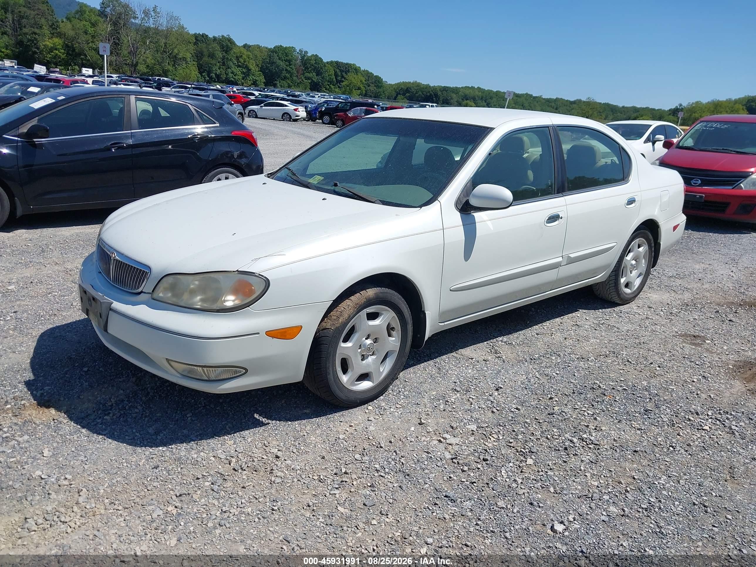 2000 Infiniti I30 Luxury/touring White vin: JNKCA31AXYT102840