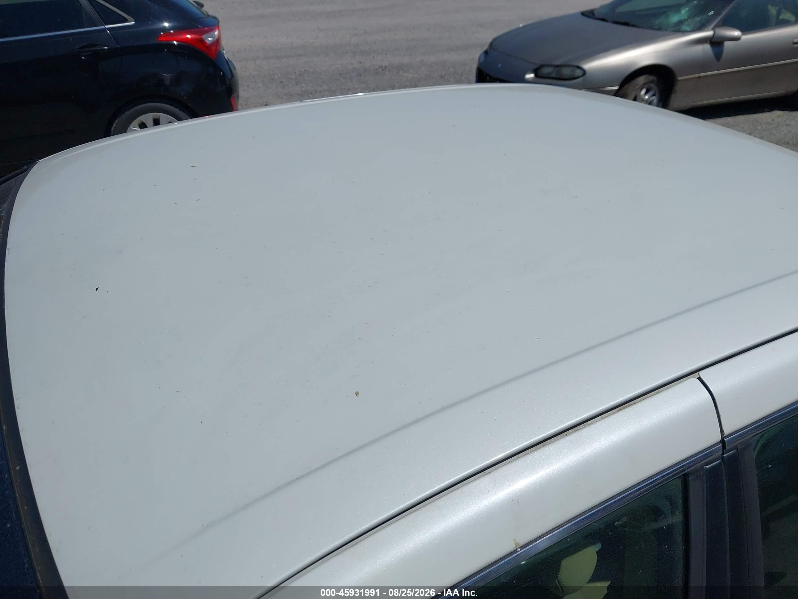 2000 Infiniti I30 Luxury/touring White vin: JNKCA31AXYT102840