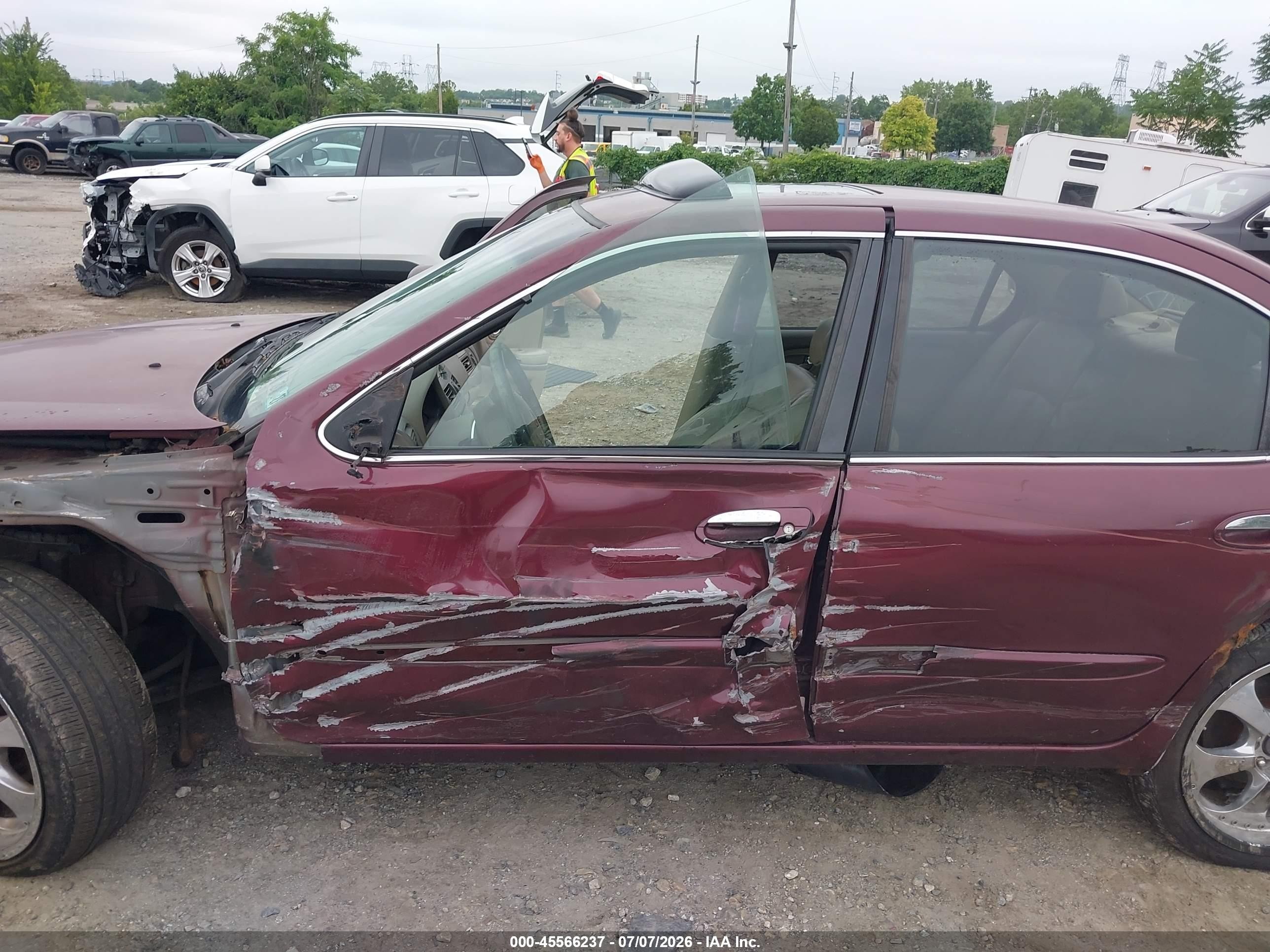2000 Infiniti I30 Luxury/touring Burgundy vin: JNKCA31AXYT121839