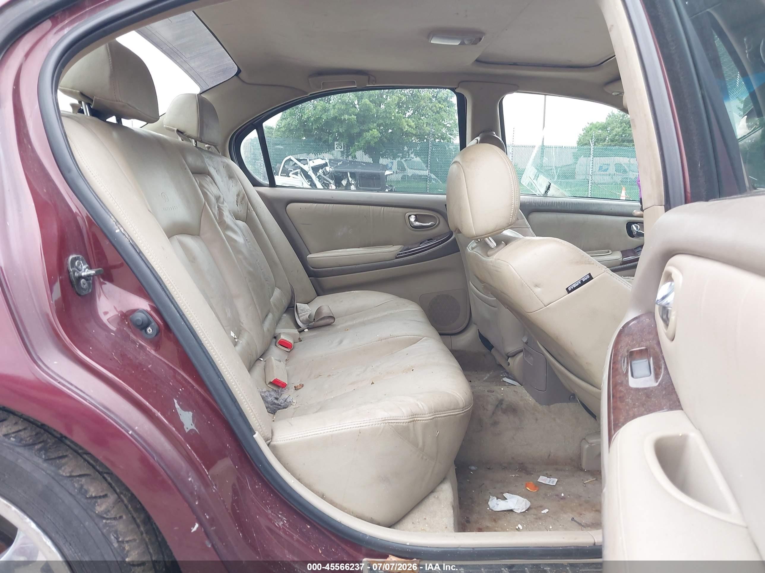 2000 Infiniti I30 Luxury/touring Burgundy vin: JNKCA31AXYT121839