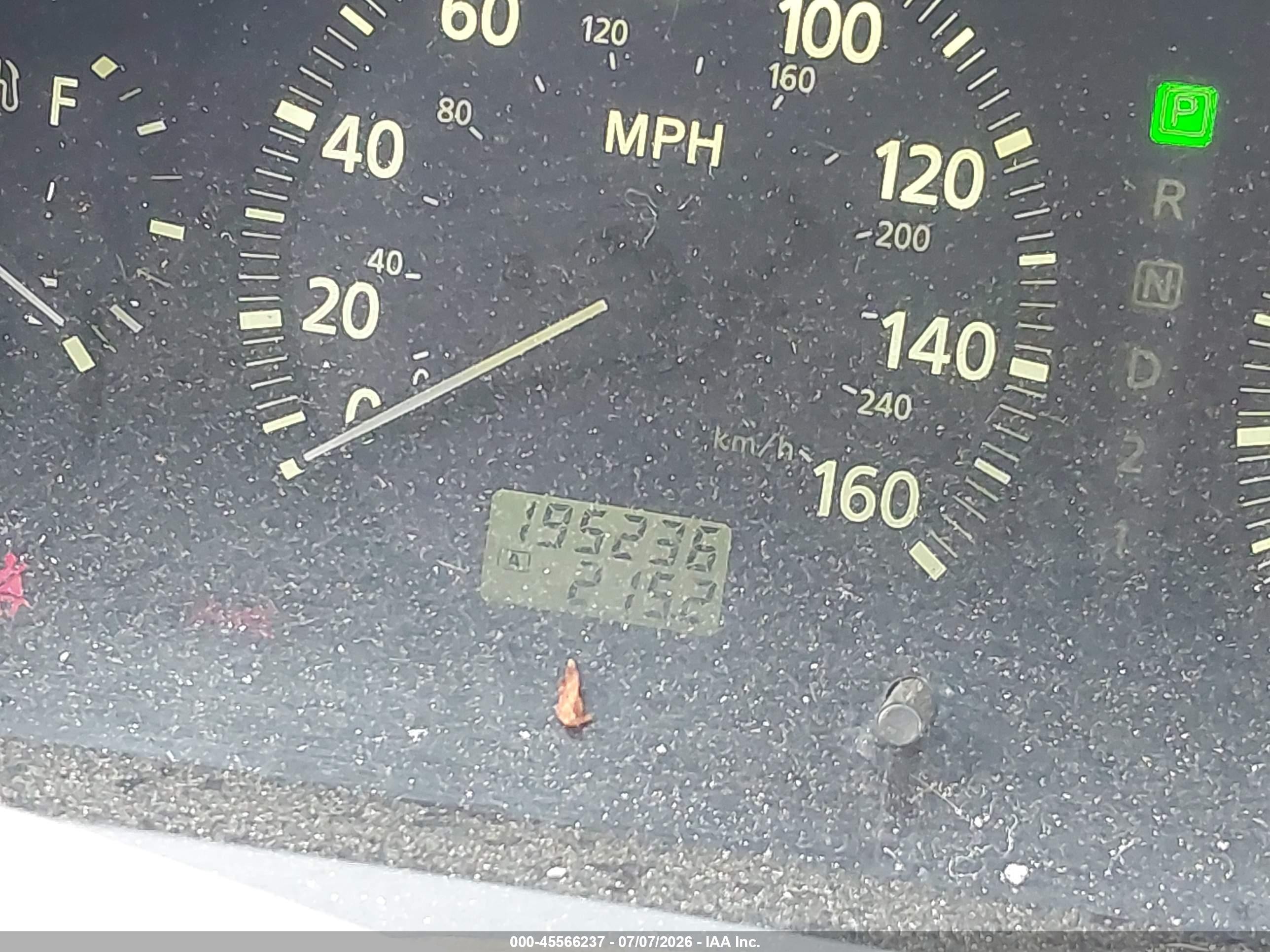2000 Infiniti I30 Luxury/touring Burgundy vin: JNKCA31AXYT121839