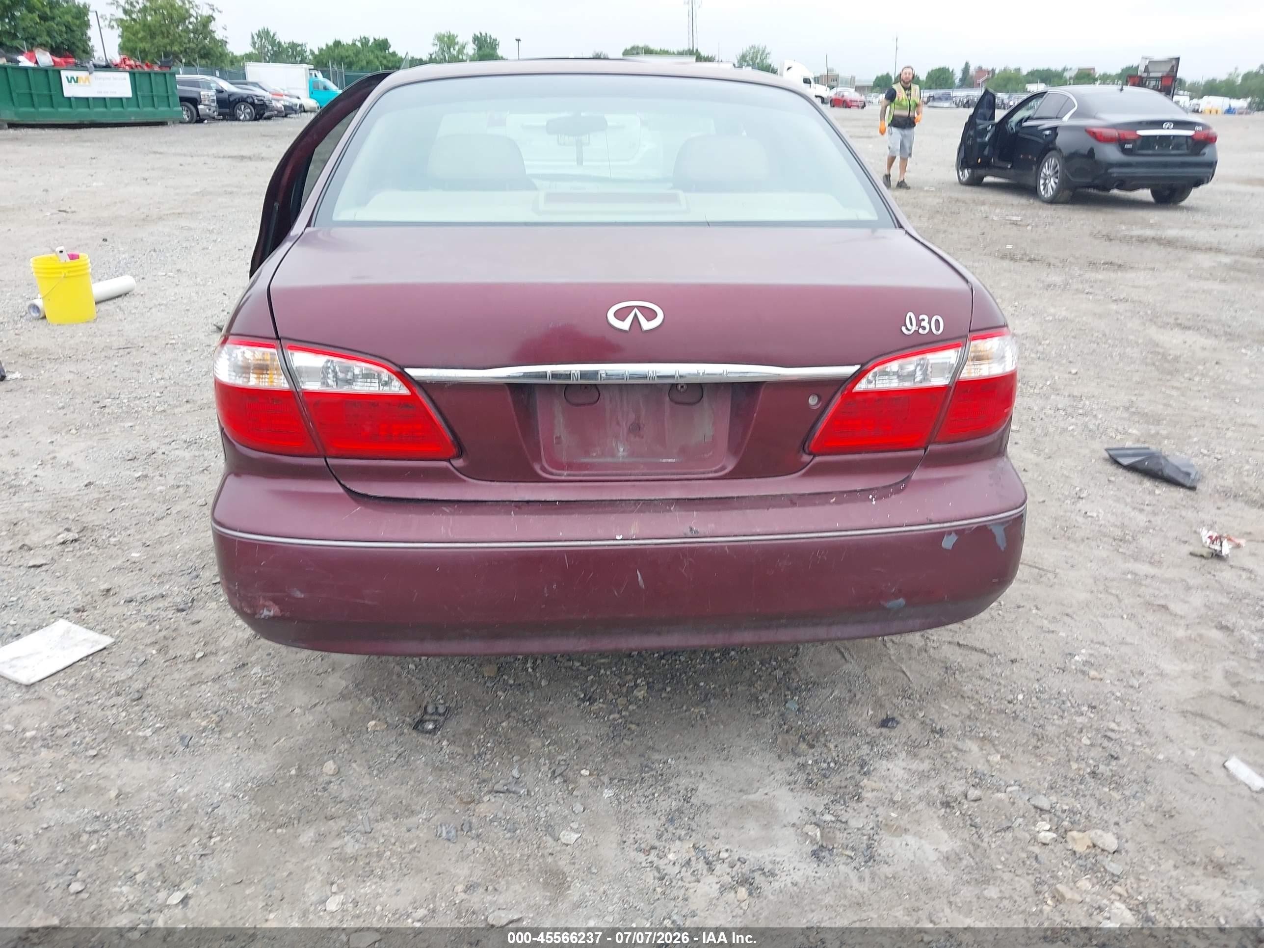 2000 Infiniti I30 Luxury/touring Burgundy vin: JNKCA31AXYT121839