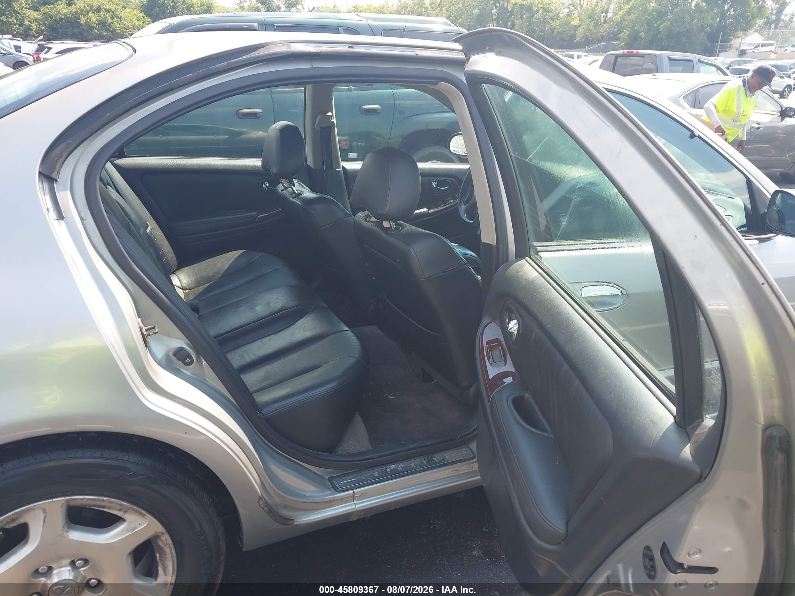 2000 Infiniti I30 Luxury/touring Silver vin: JNKCA31AXYT201979