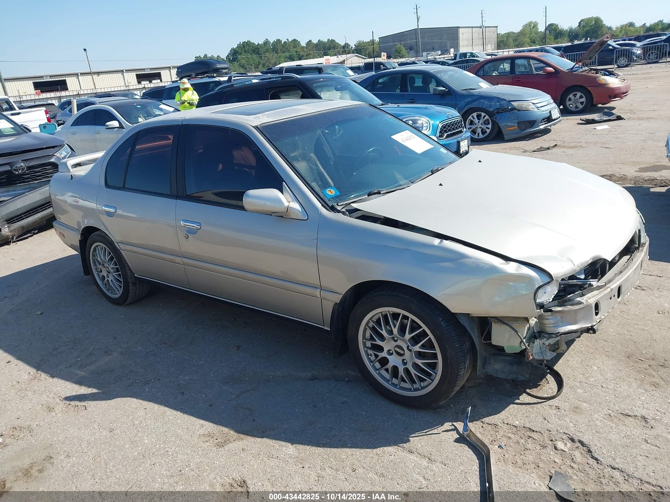 1995 Infiniti G20   Tan vin: JNKCP01D2ST518573