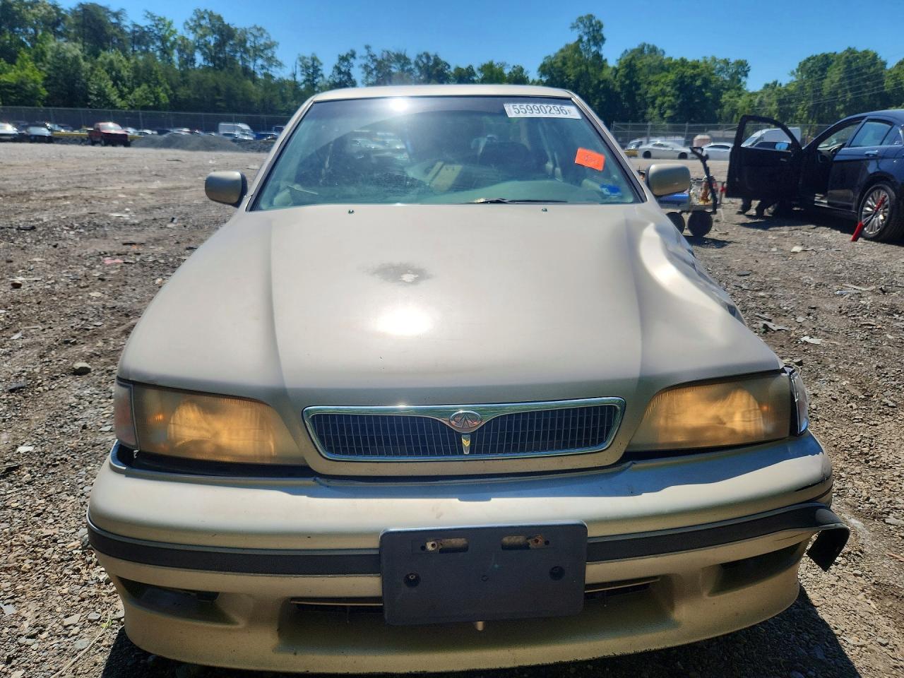 2002 Infiniti G20 Base Gold vin: JNKCP11A02T507289