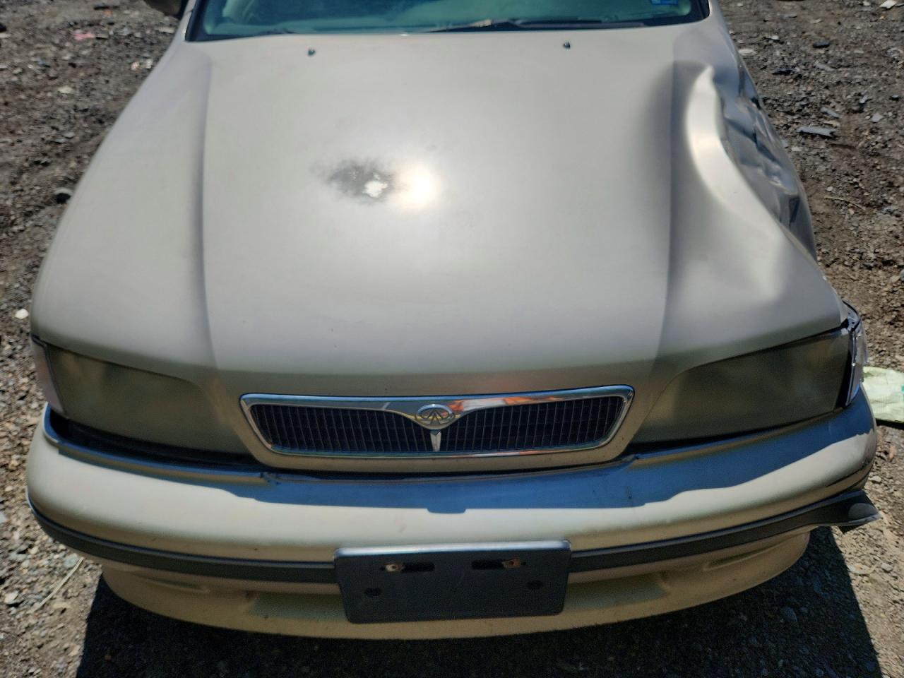 2002 Infiniti G20 Base Gold vin: JNKCP11A02T507289