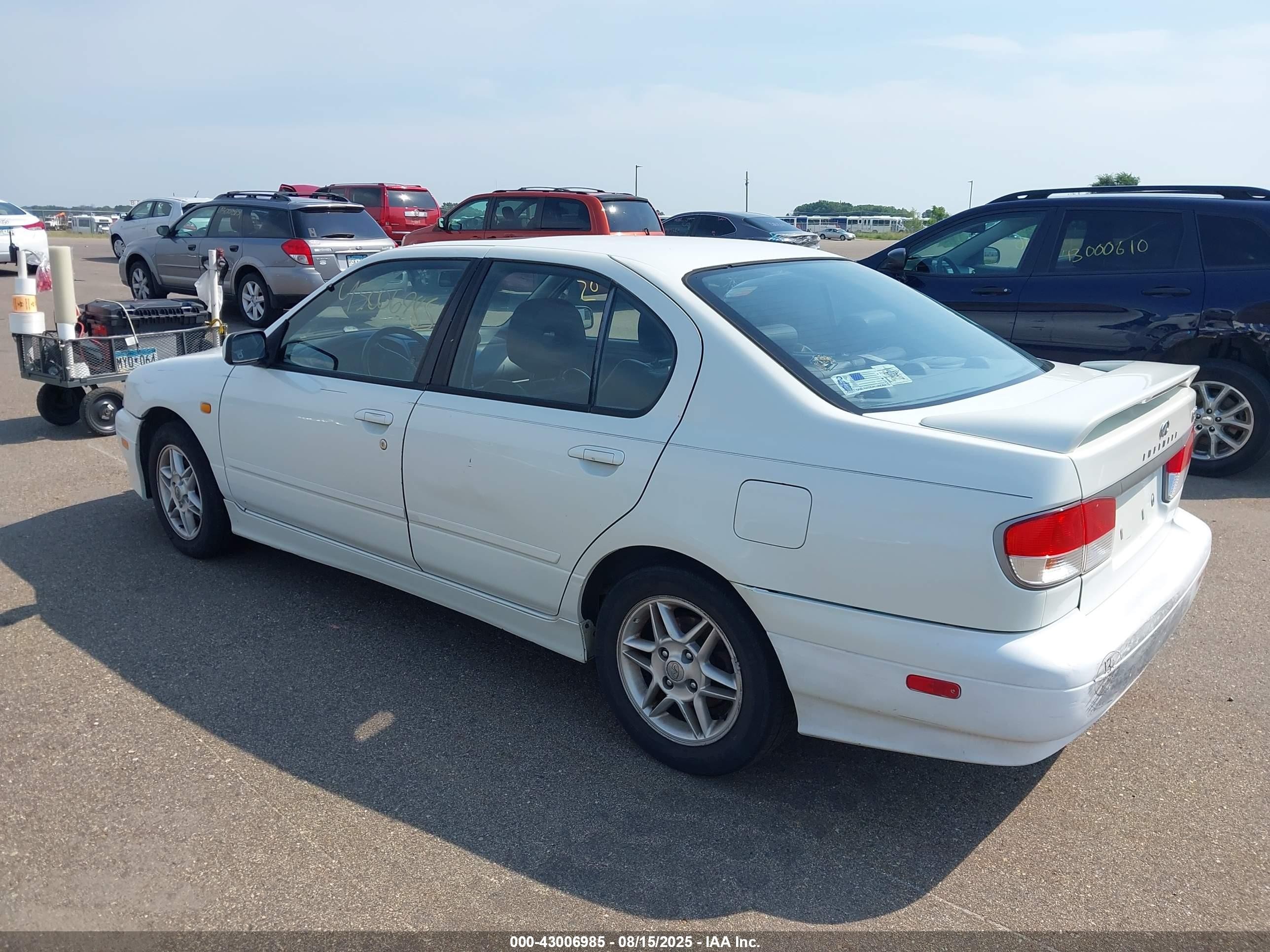 2000 Infiniti G20 Luxury/touring White vin: JNKCP11A2YT301058