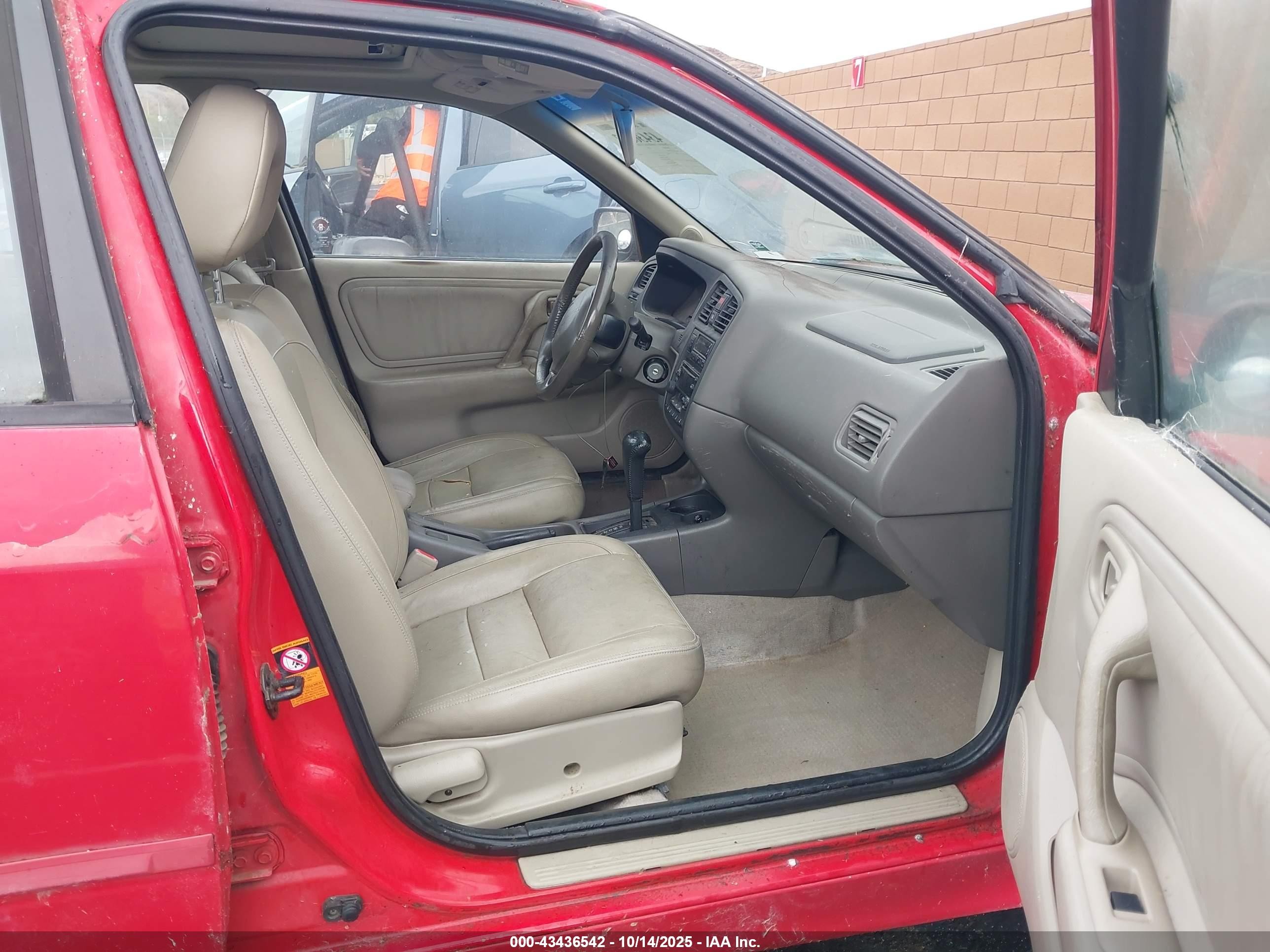 1999 Infiniti G20 Standard/touring Red vin: JNKCP11A3XT006615