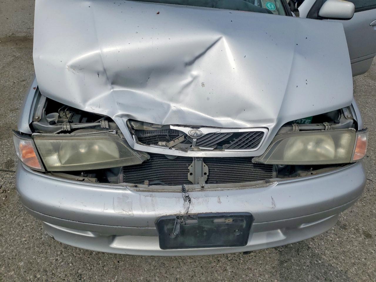 2002 Infiniti G20 Base Silver vin: JNKCP11A52T506493