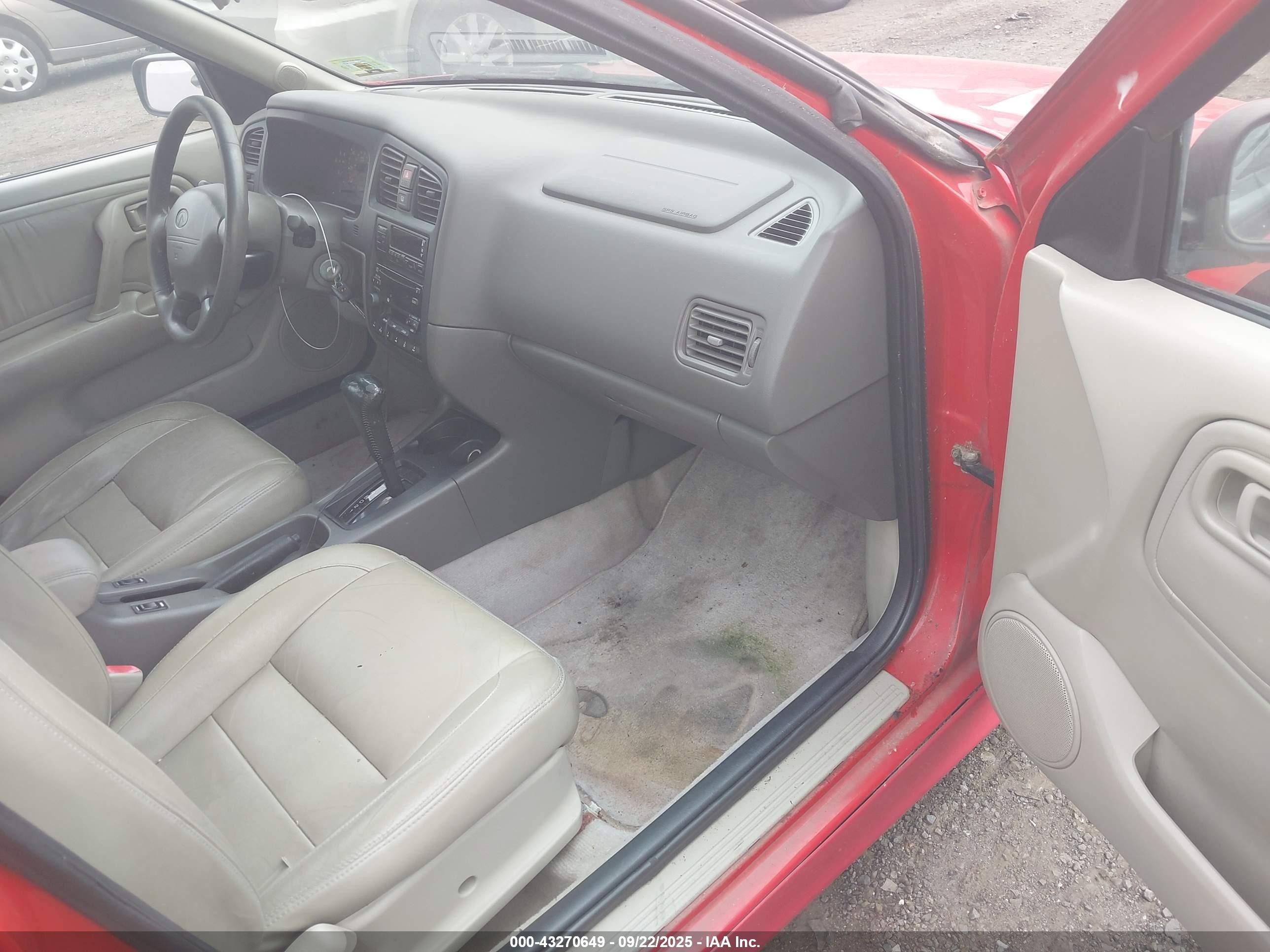 1999 Infiniti G20 Standard/touring Красный vin: JNKCP11A5XT011959