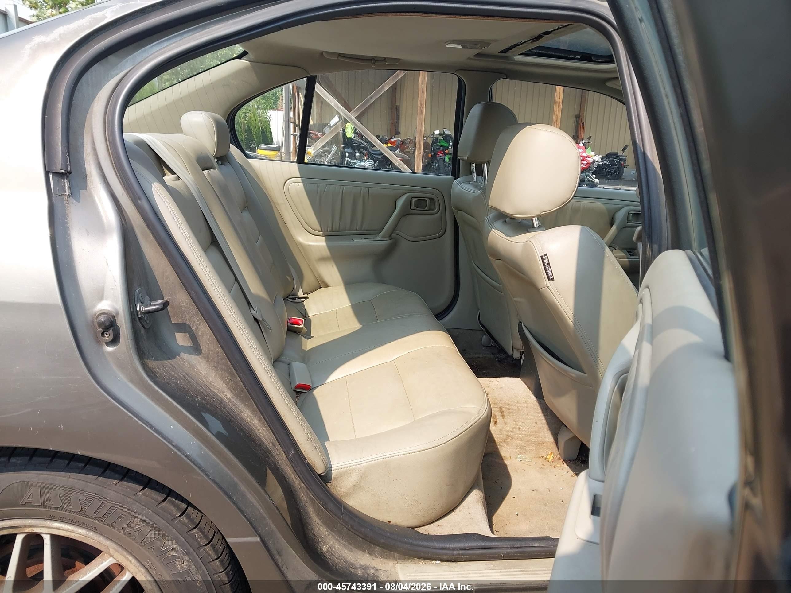 2001 Infiniti G20 Luxury Brown vin: JNKCP11A71T406667