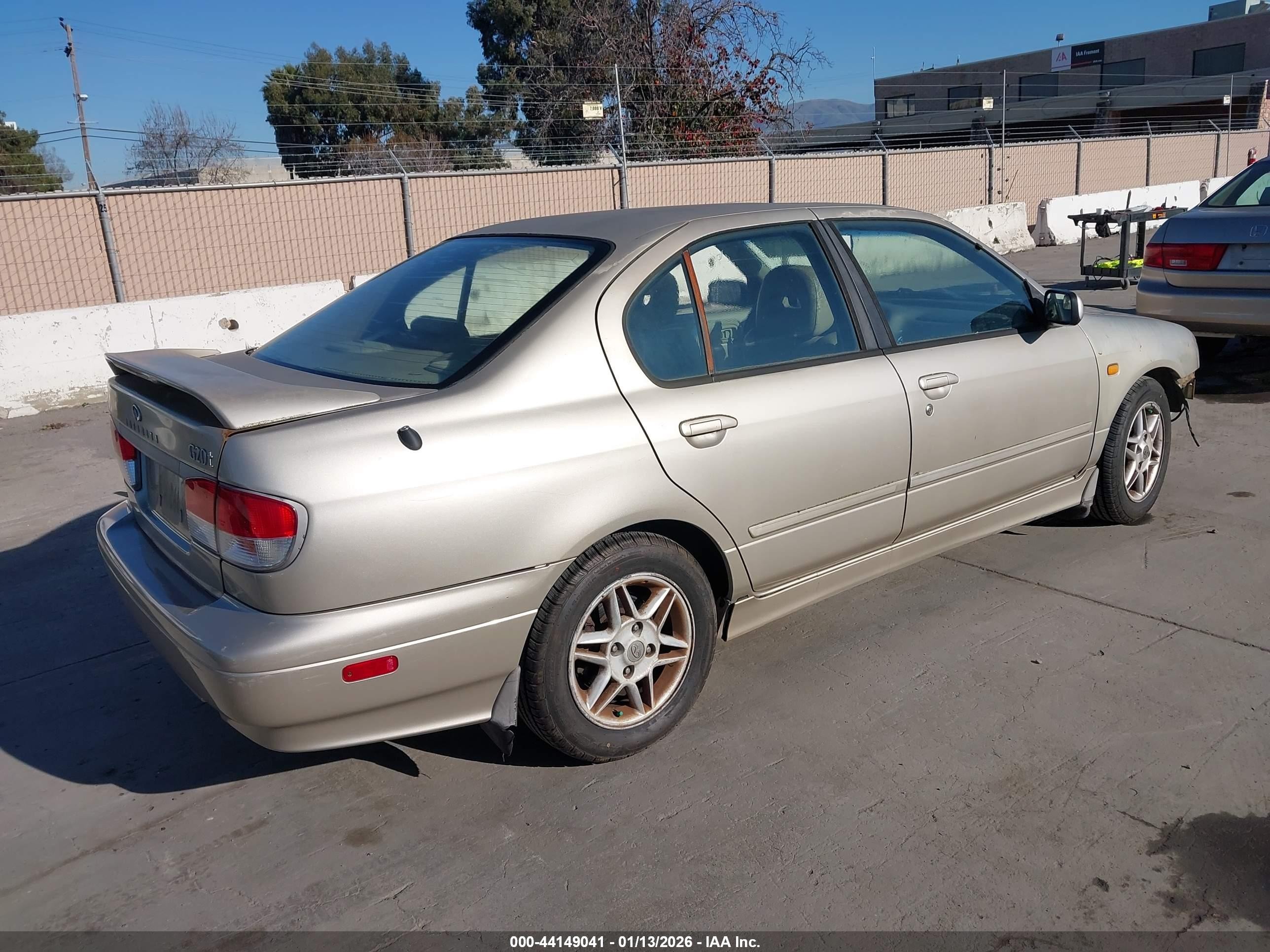 1999 Infiniti G20 Standard/touring Gold vin: JNKCP11A7XT016032