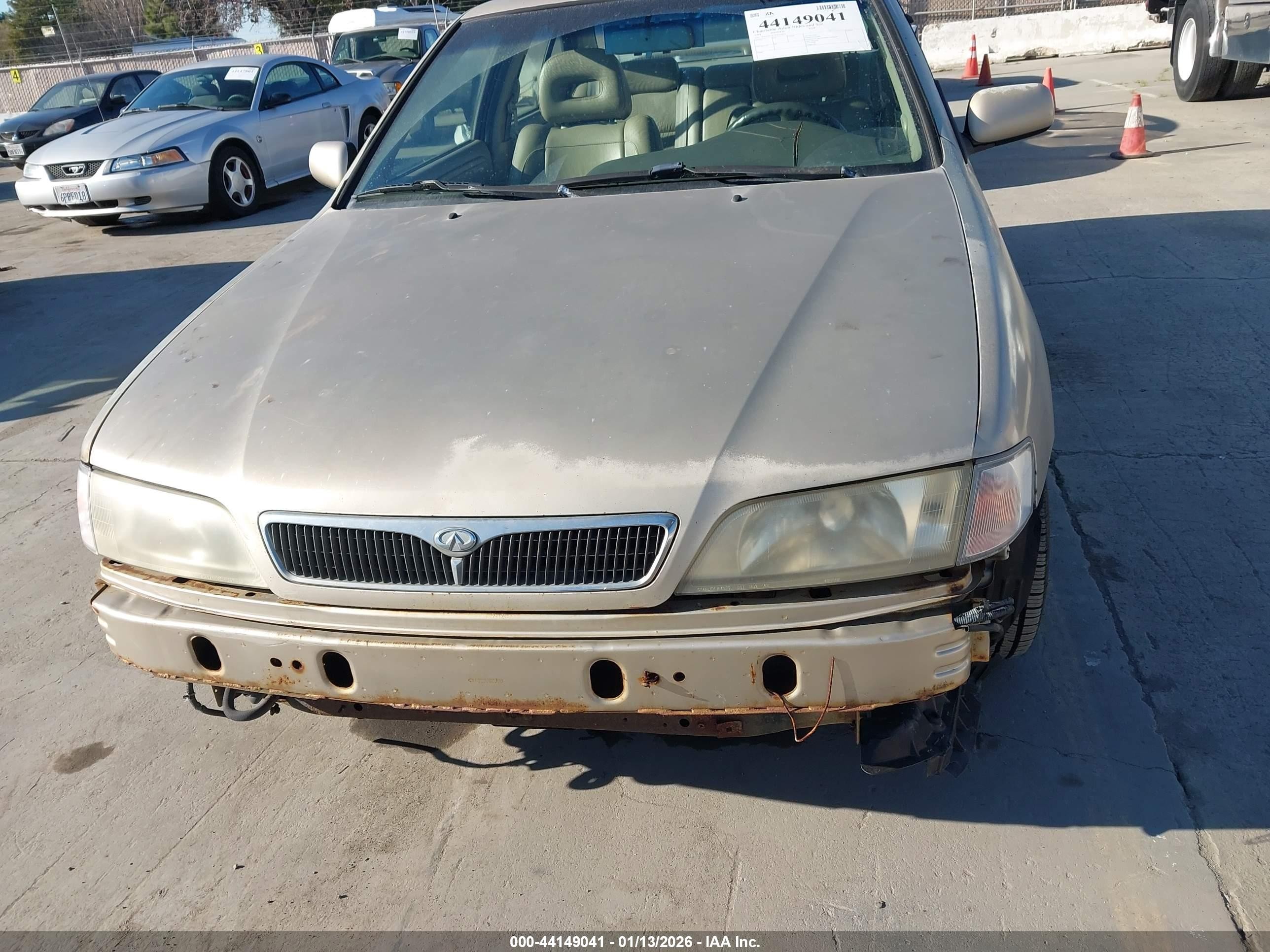 1999 Infiniti G20 Standard/touring Gold vin: JNKCP11A7XT016032