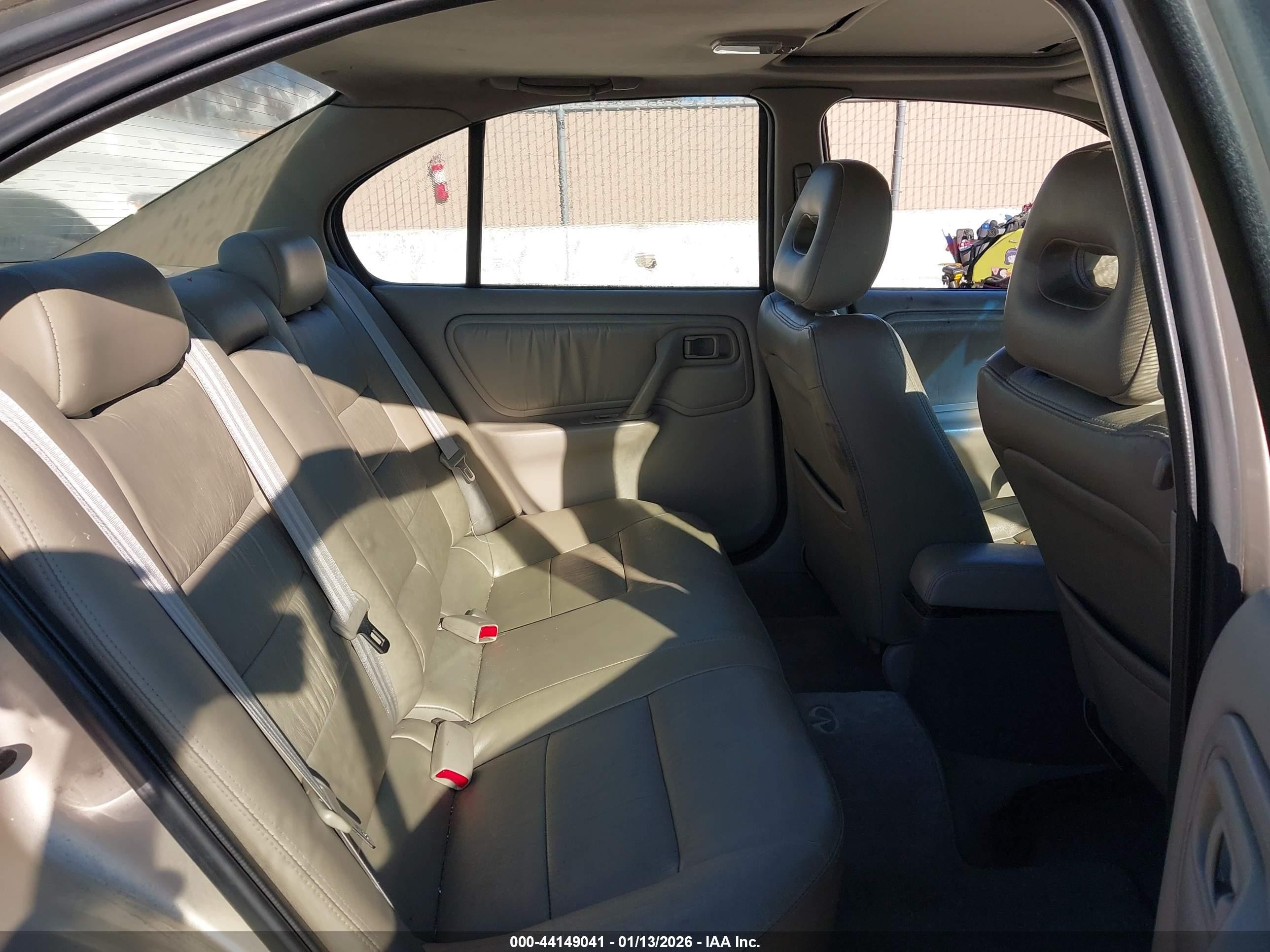 1999 Infiniti G20 Standard/touring Gold vin: JNKCP11A7XT016032