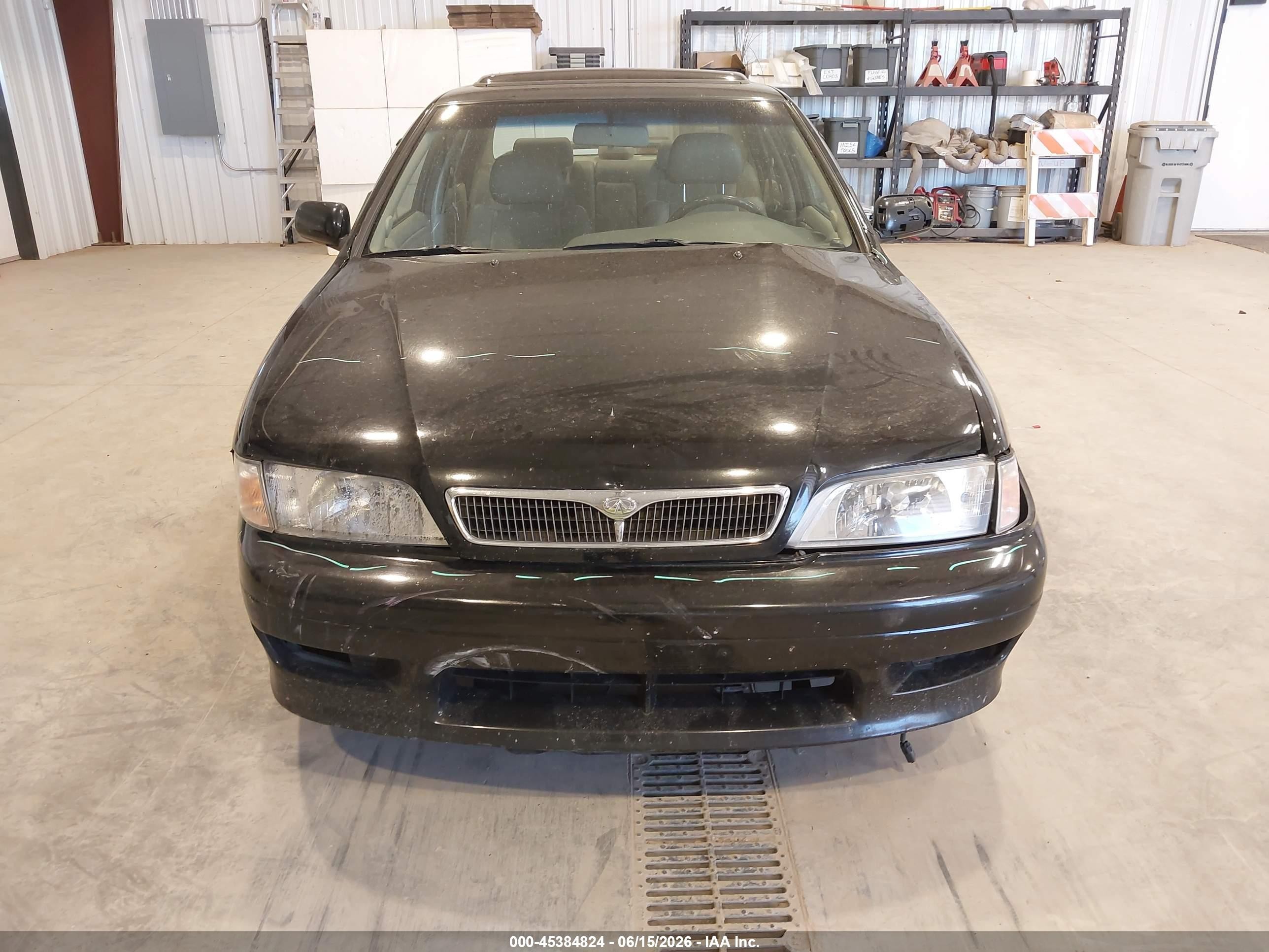 1999 Infiniti G20 Standard/touring Черный vin: JNKCP11A8XT018162
