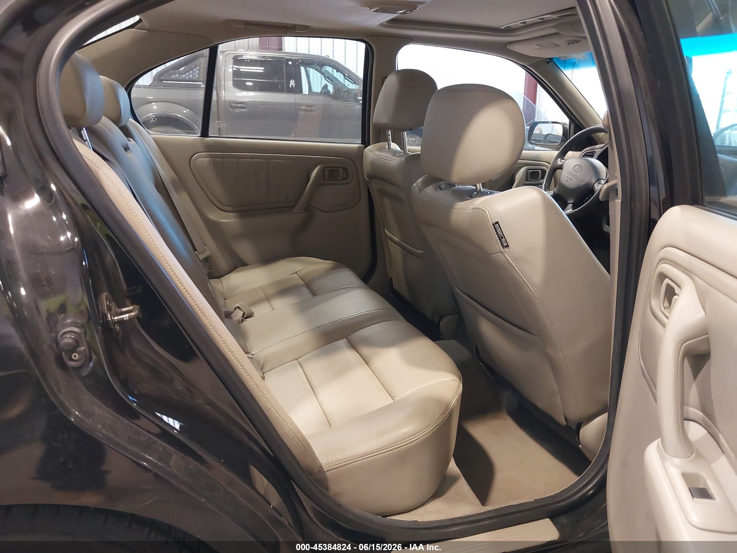 1999 Infiniti G20 Standard/touring Черный vin: JNKCP11A8XT018162