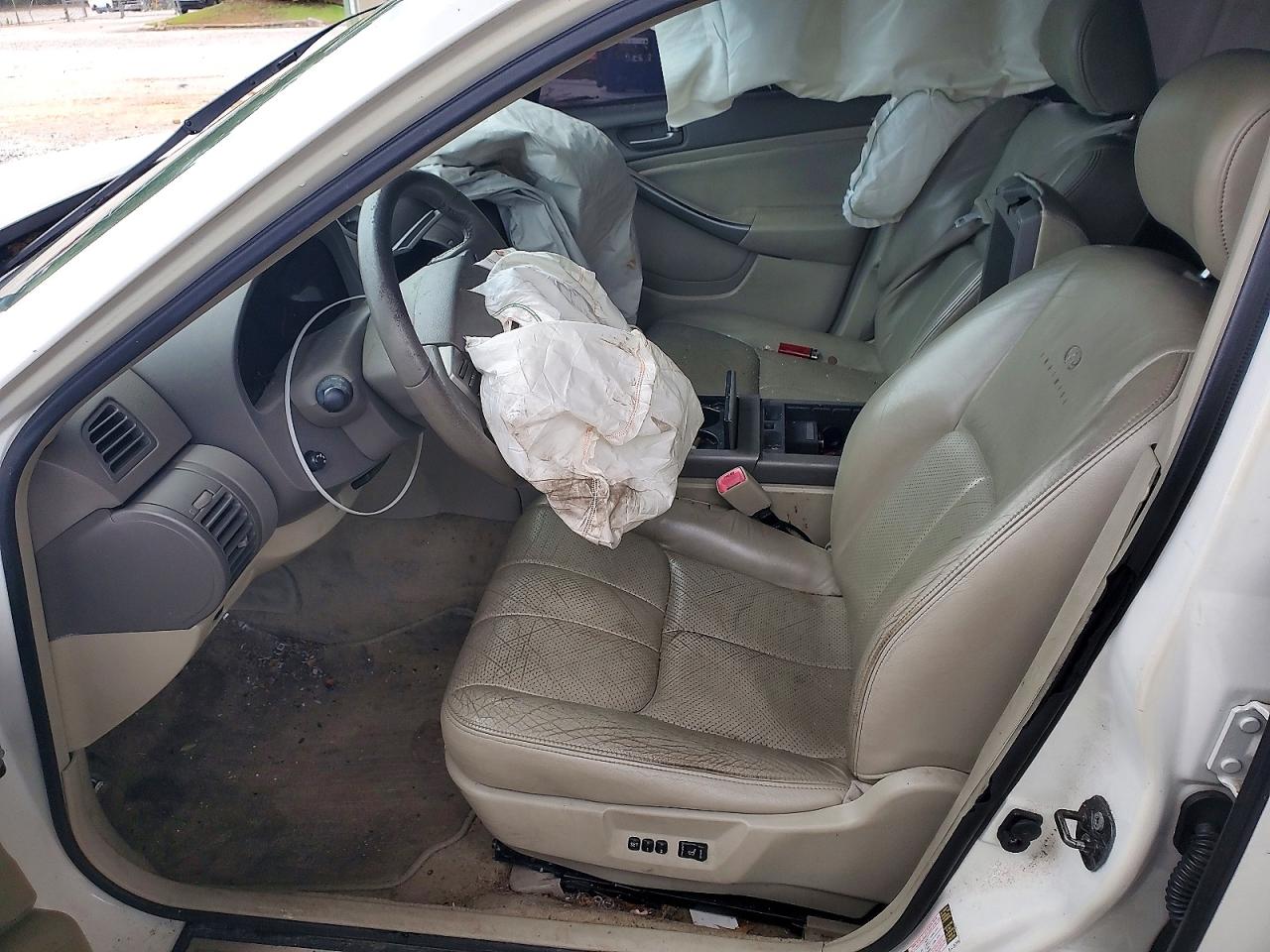 2004 Infiniti G35 Base White vin: JNKCV51E14M614218