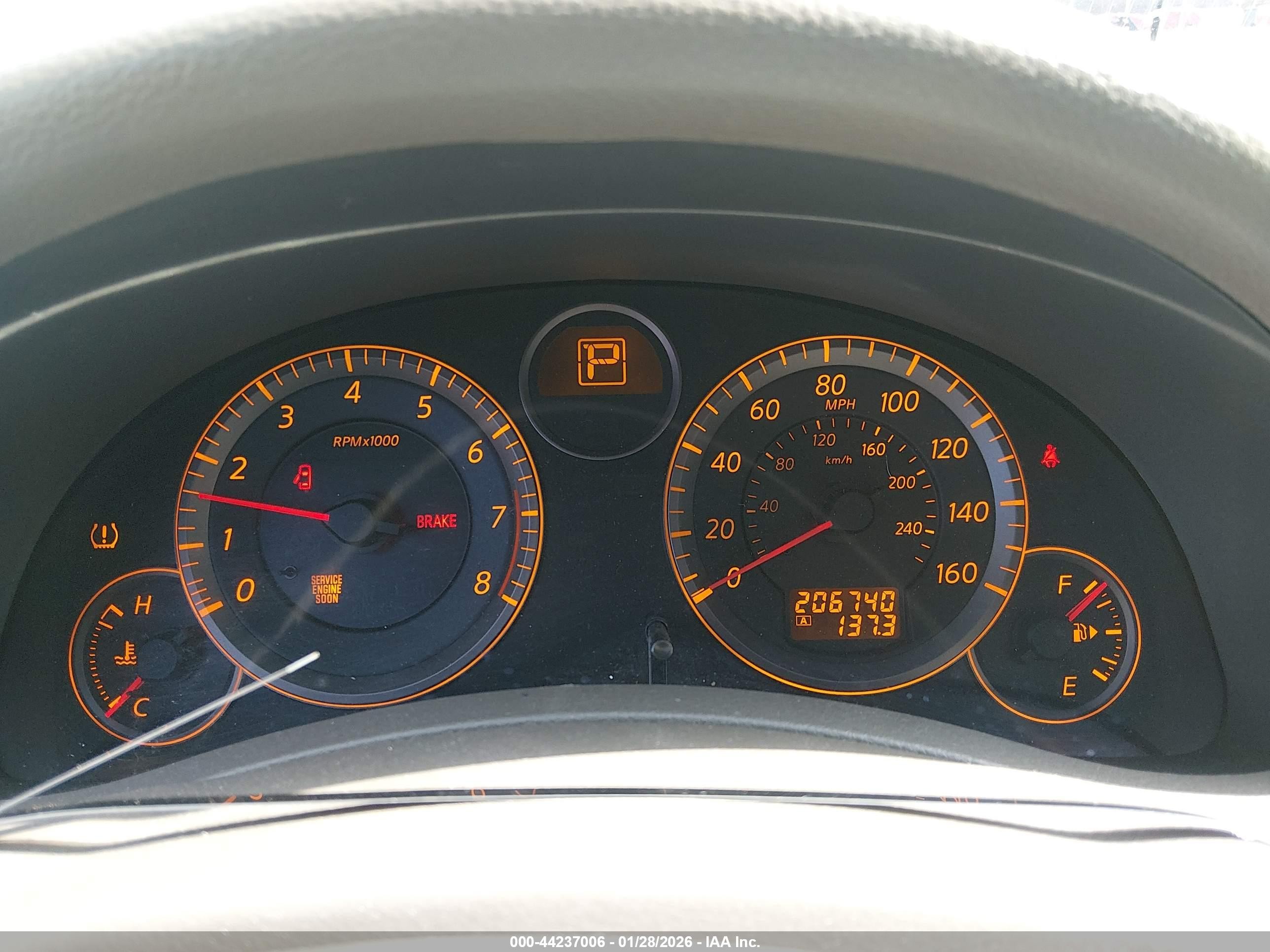 2005 Infiniti G35   White vin: JNKCV51E15M212717