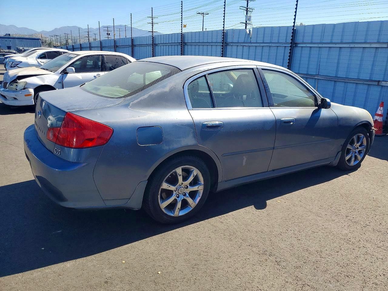 2005 Infiniti G35 Base Blue vin: JNKCV51E15M218808