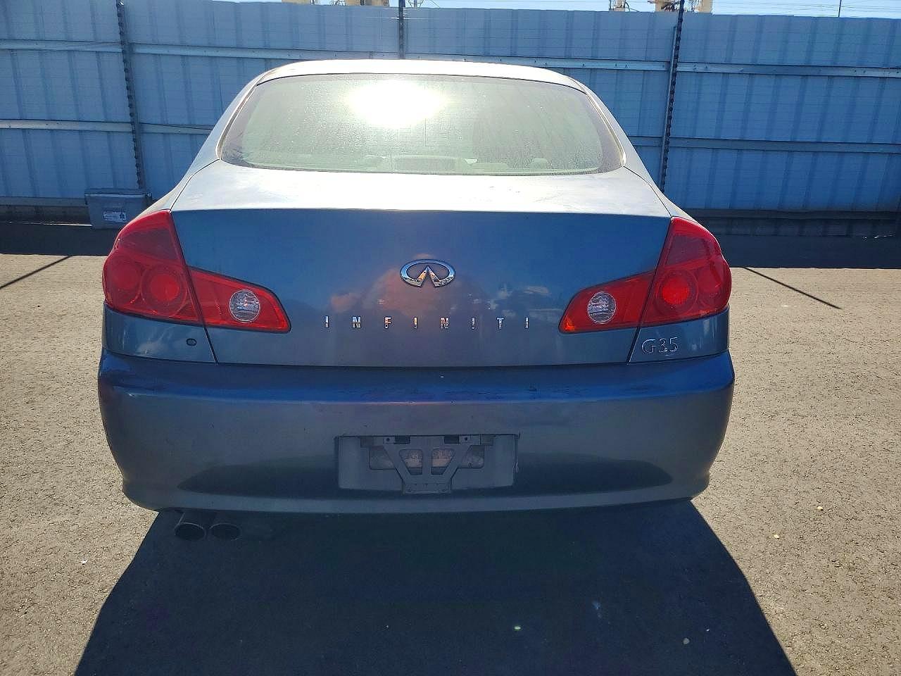 2005 Infiniti G35 Base Blue vin: JNKCV51E15M218808