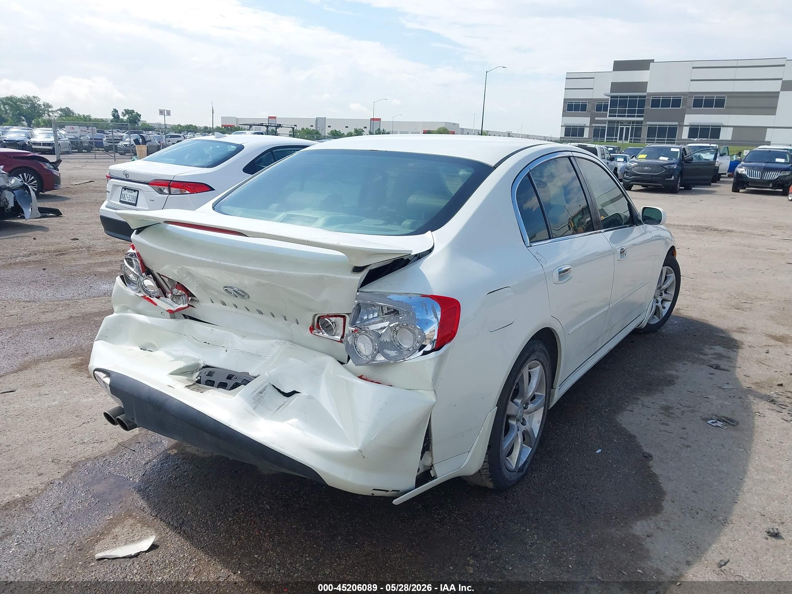 2006 Infiniti G35   White vin: JNKCV51E16M505339