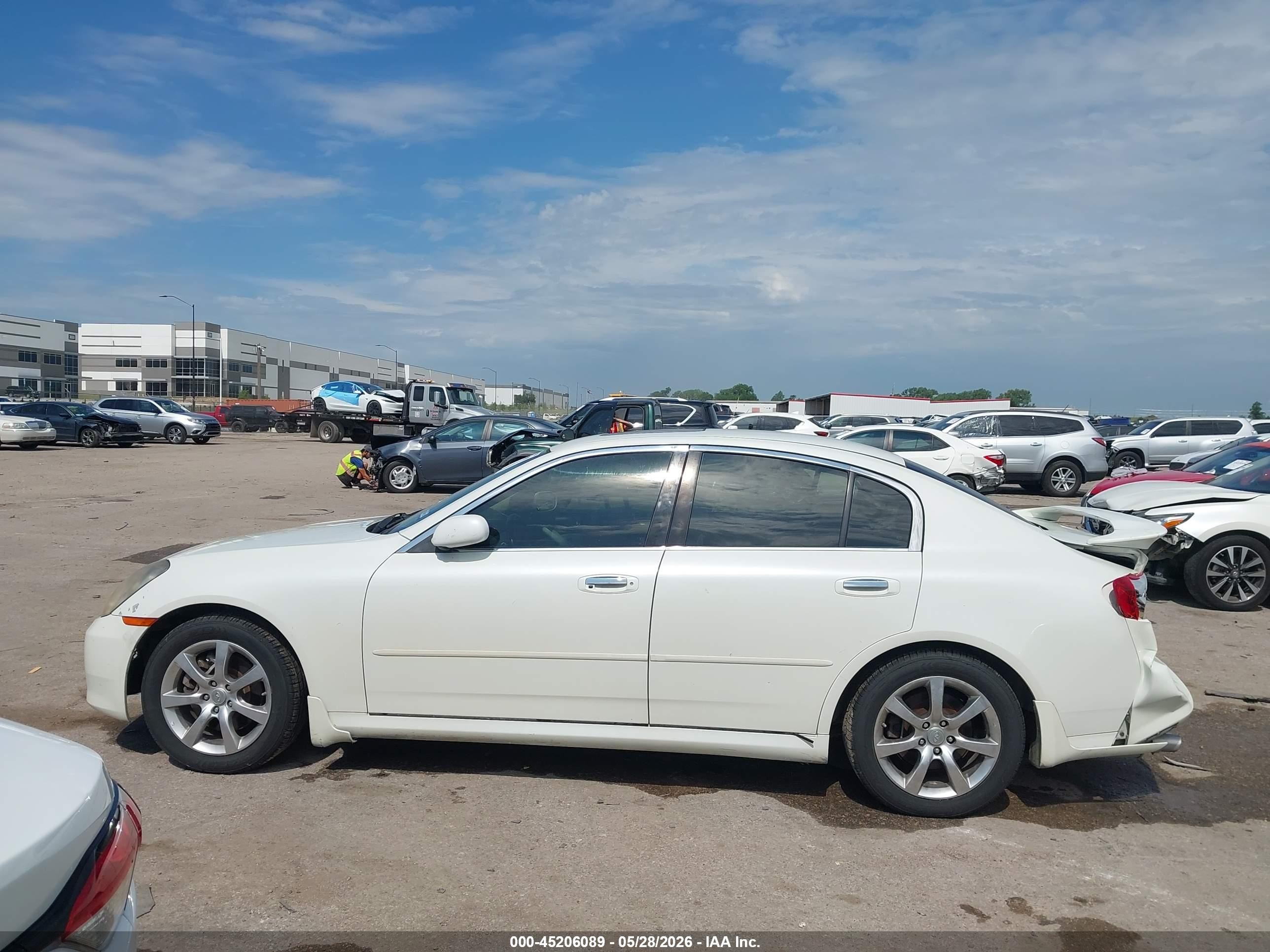 2006 Infiniti G35   White vin: JNKCV51E16M505339