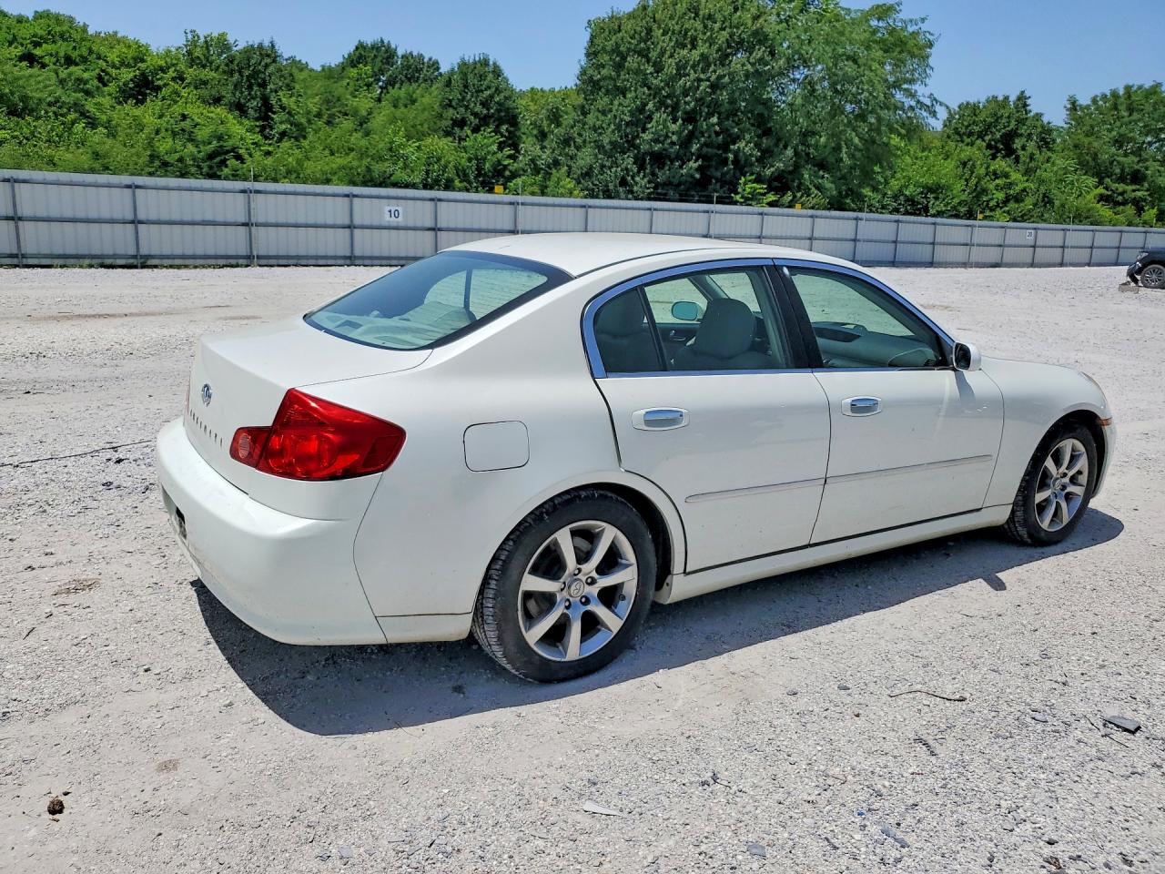 2006 Infiniti G35 Base White vin: JNKCV51E16M511691