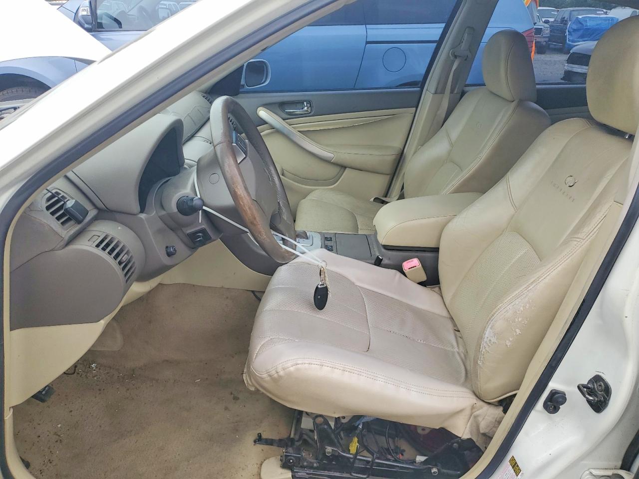 2005 Infiniti G35 Base White vin: JNKCV51E35M222634